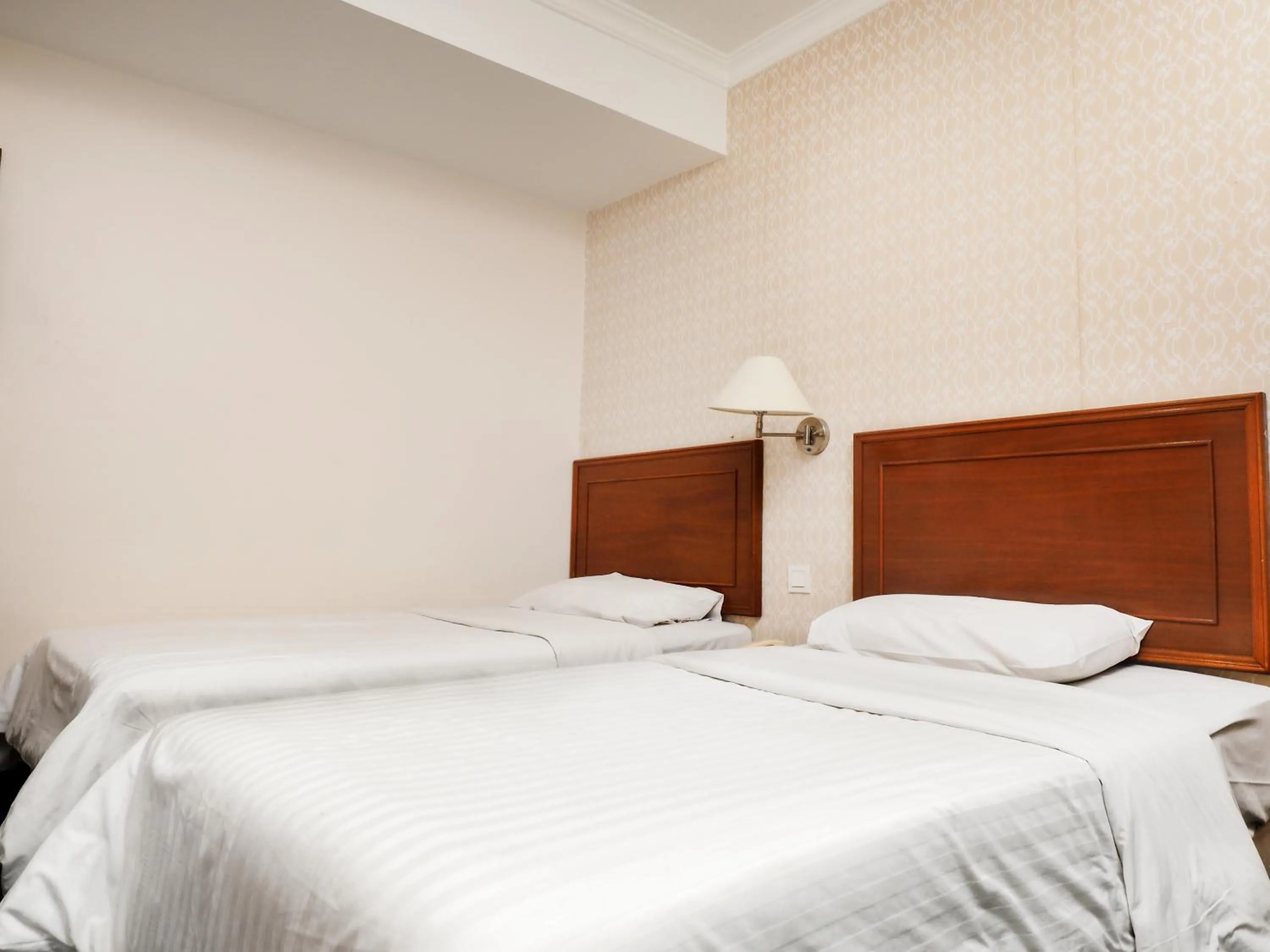 Photo of the whole room, Bed in Sun Inns Hotel Subang