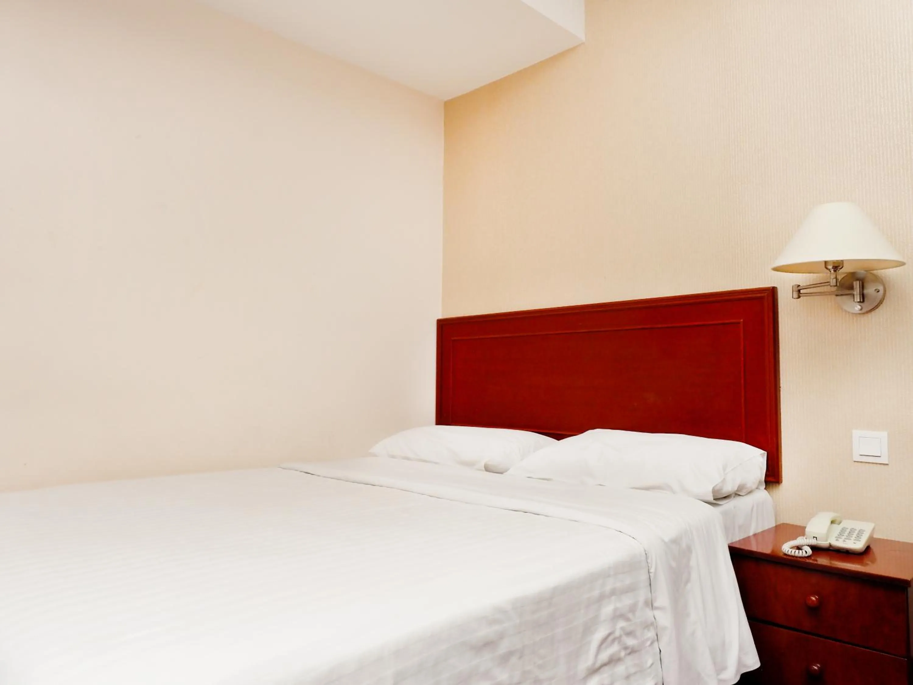 Bedroom, Bed in Sun Inns Hotel Subang