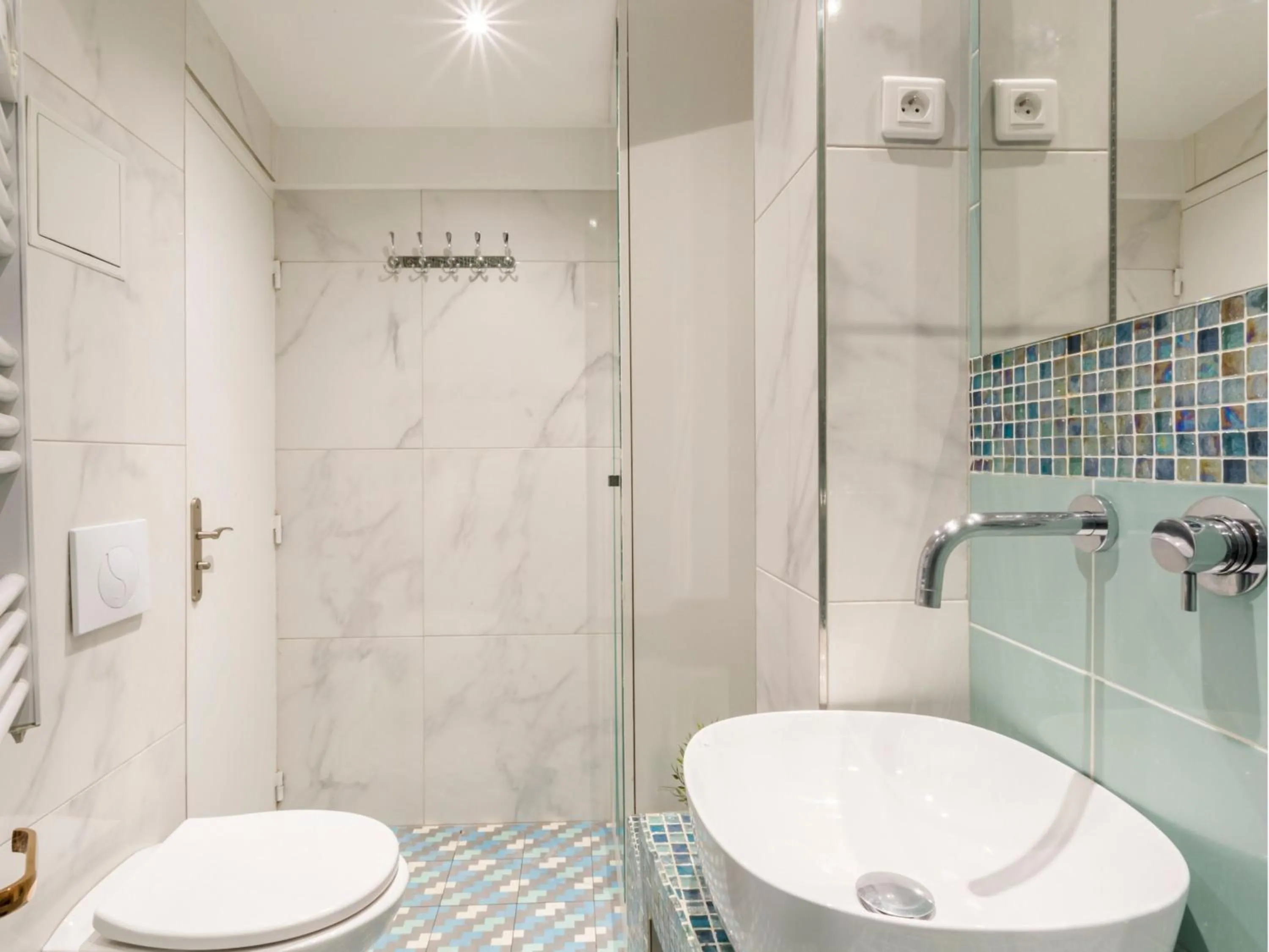 Toilet in Merveil - Luxury Suite - Champs Elysées - Mermoz