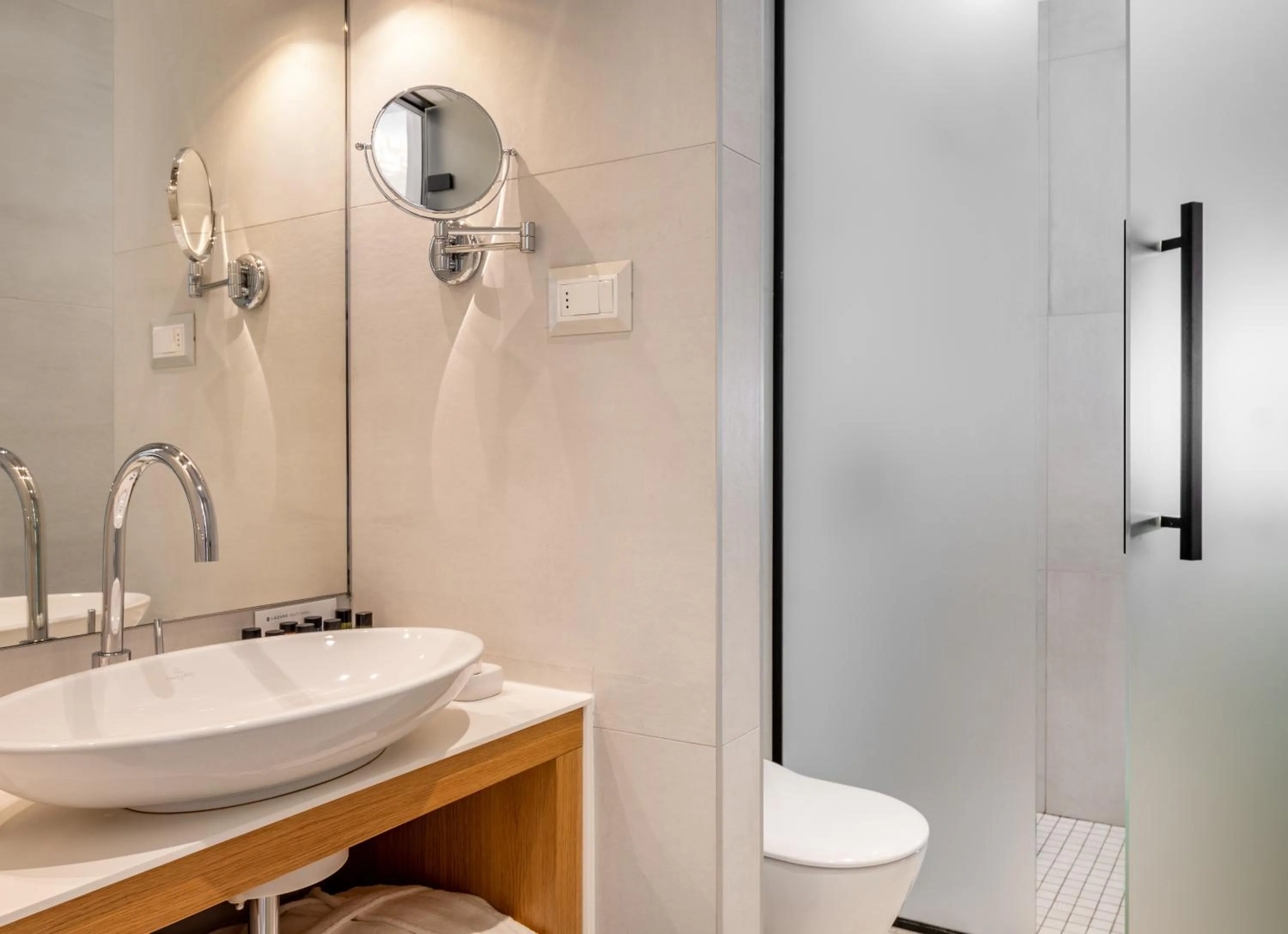 Bathroom in Lazure Hotel & Marina