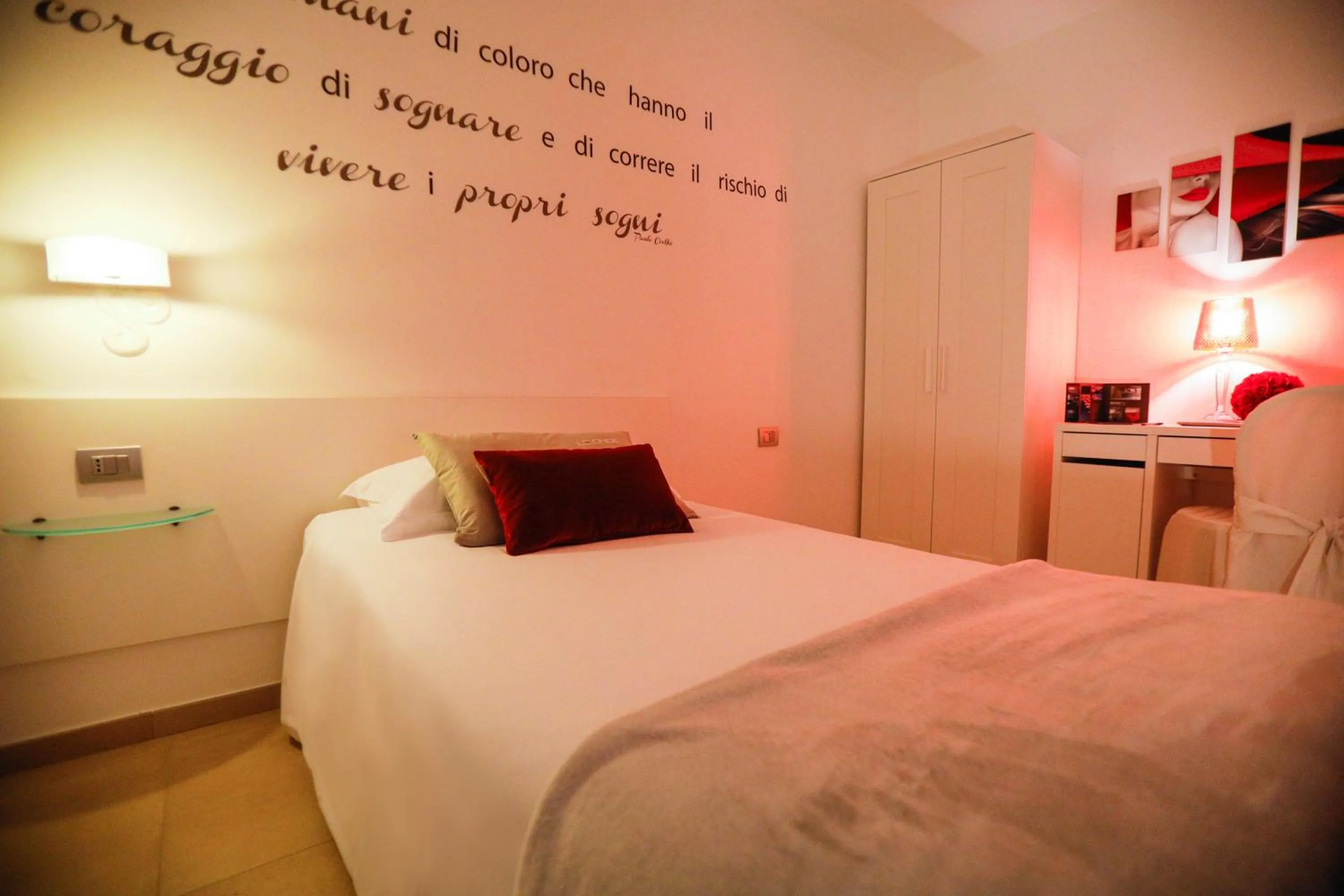 Bed in Le Onde Resort