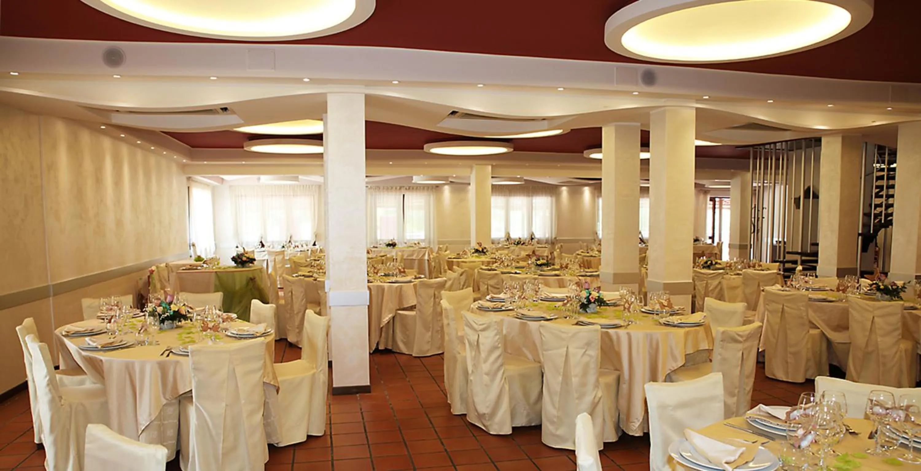 Restaurant/places to eat in Le Onde Resort