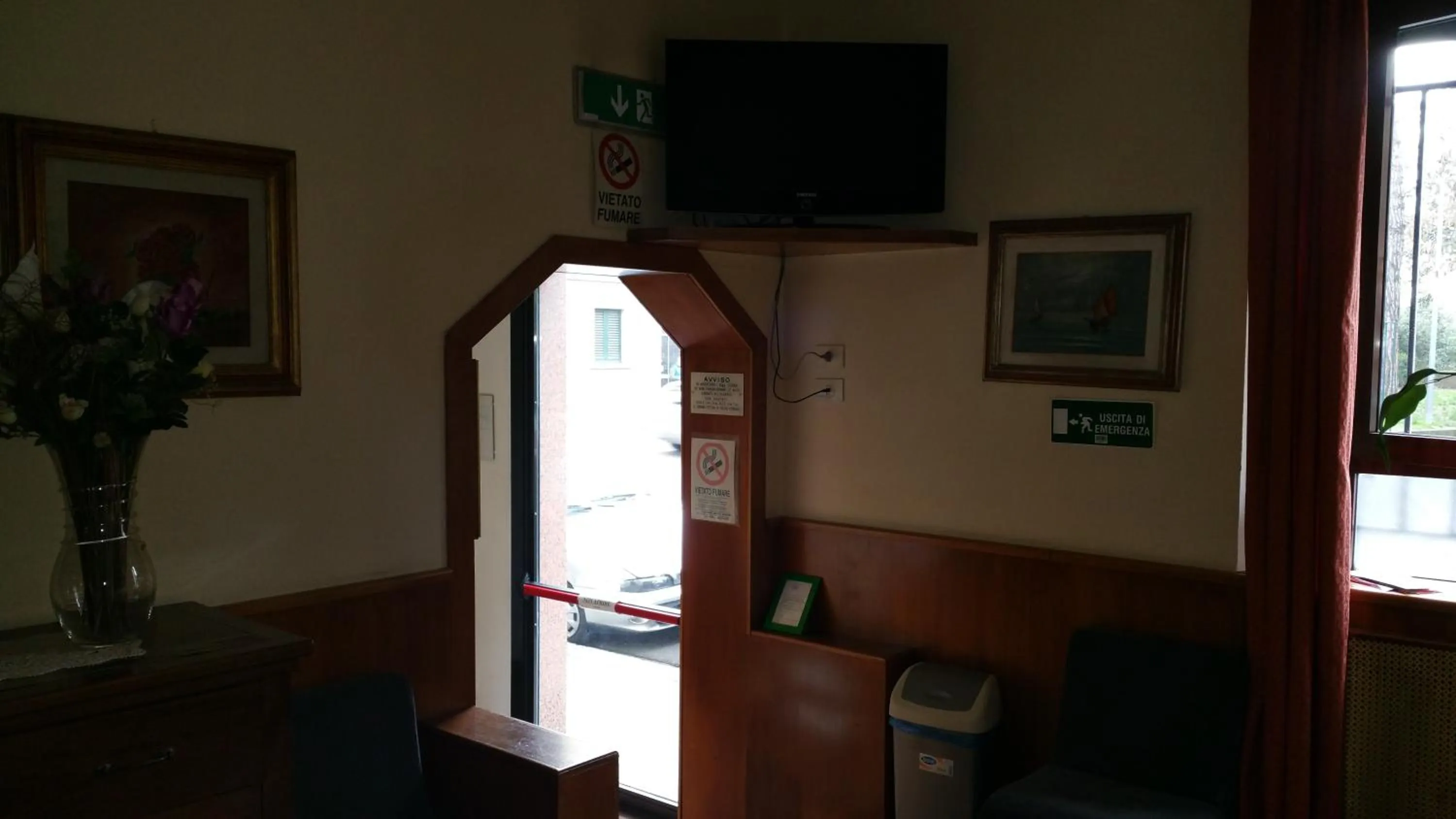 Communal lounge/ TV room in Albergo Sonia