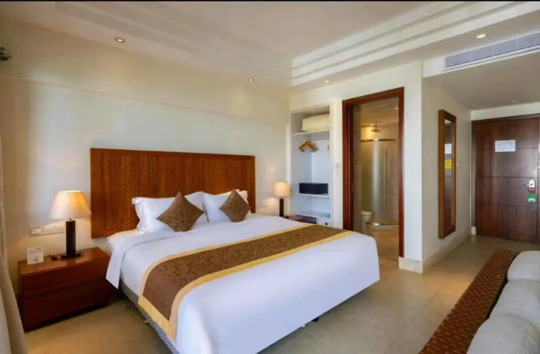 Bed in Aegean Suites Sanya Yalong Bay Resort
