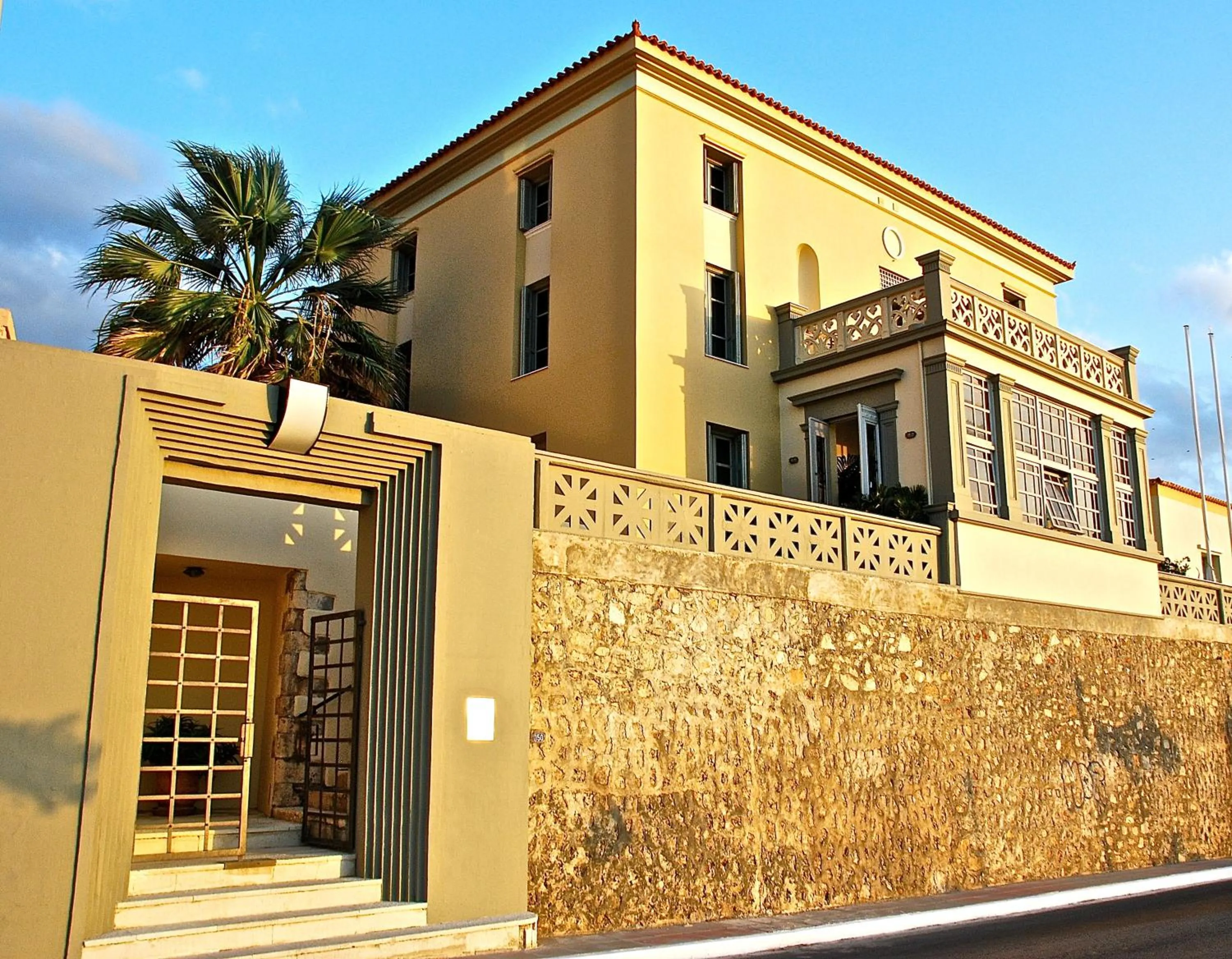 Facade/entrance in Villa Andromeda