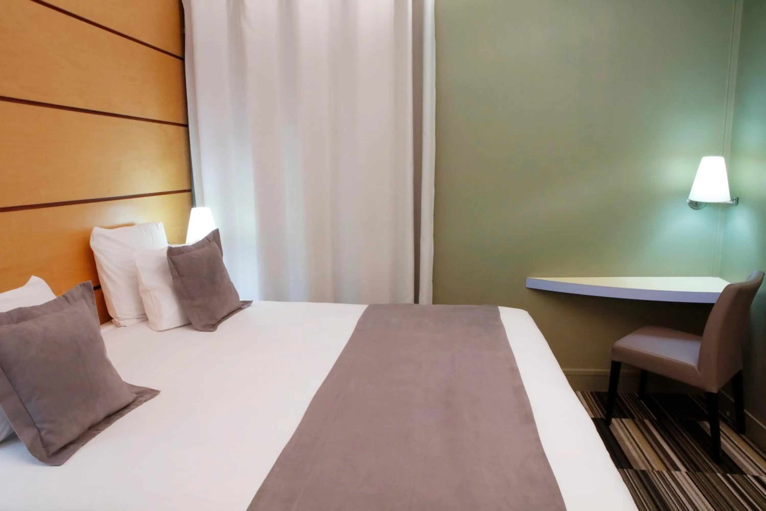 Bedroom, Bed in Belambra Clubs & Hotels - Le Magendie
