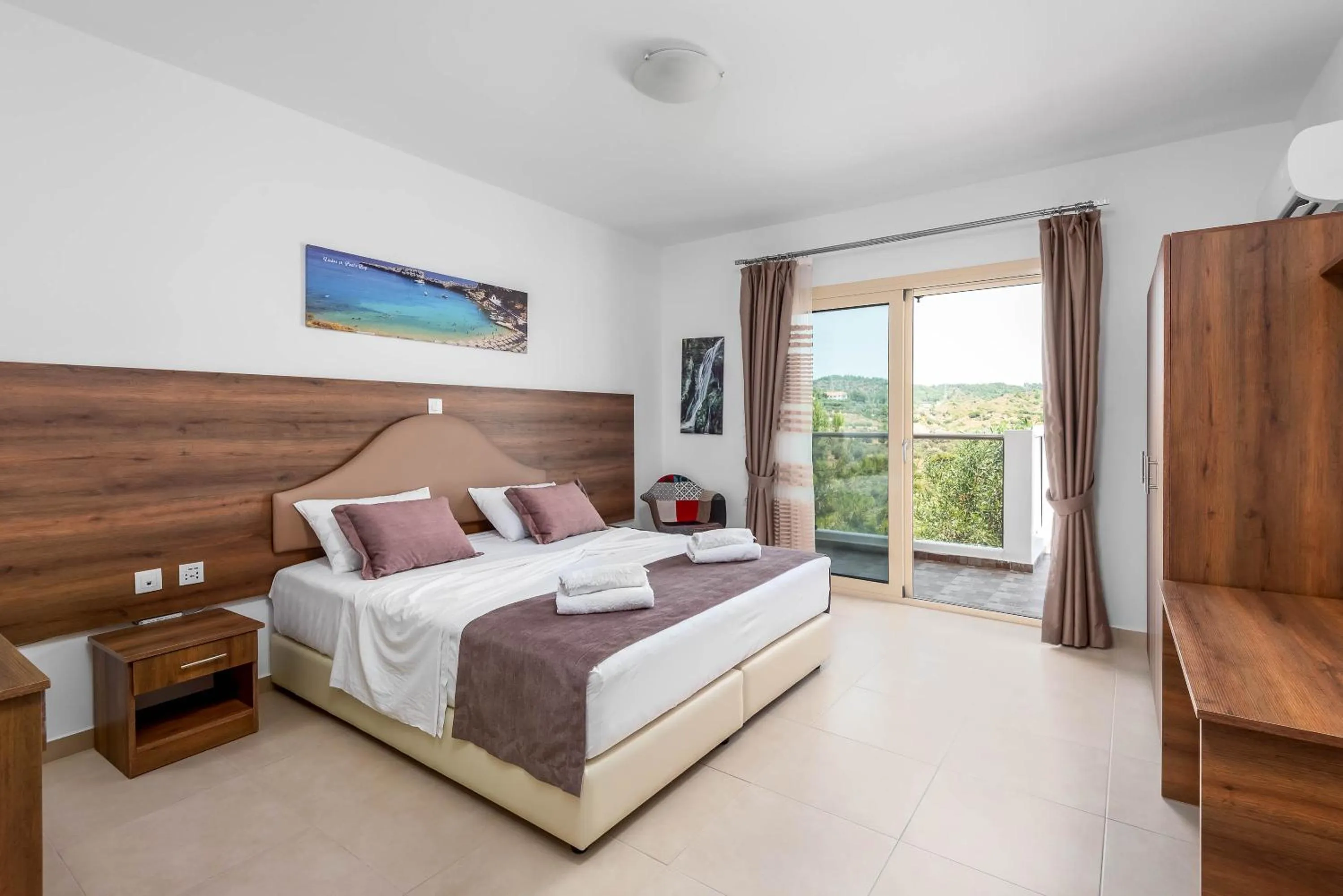 Photo of the whole room, Bed in Kolymbia Village