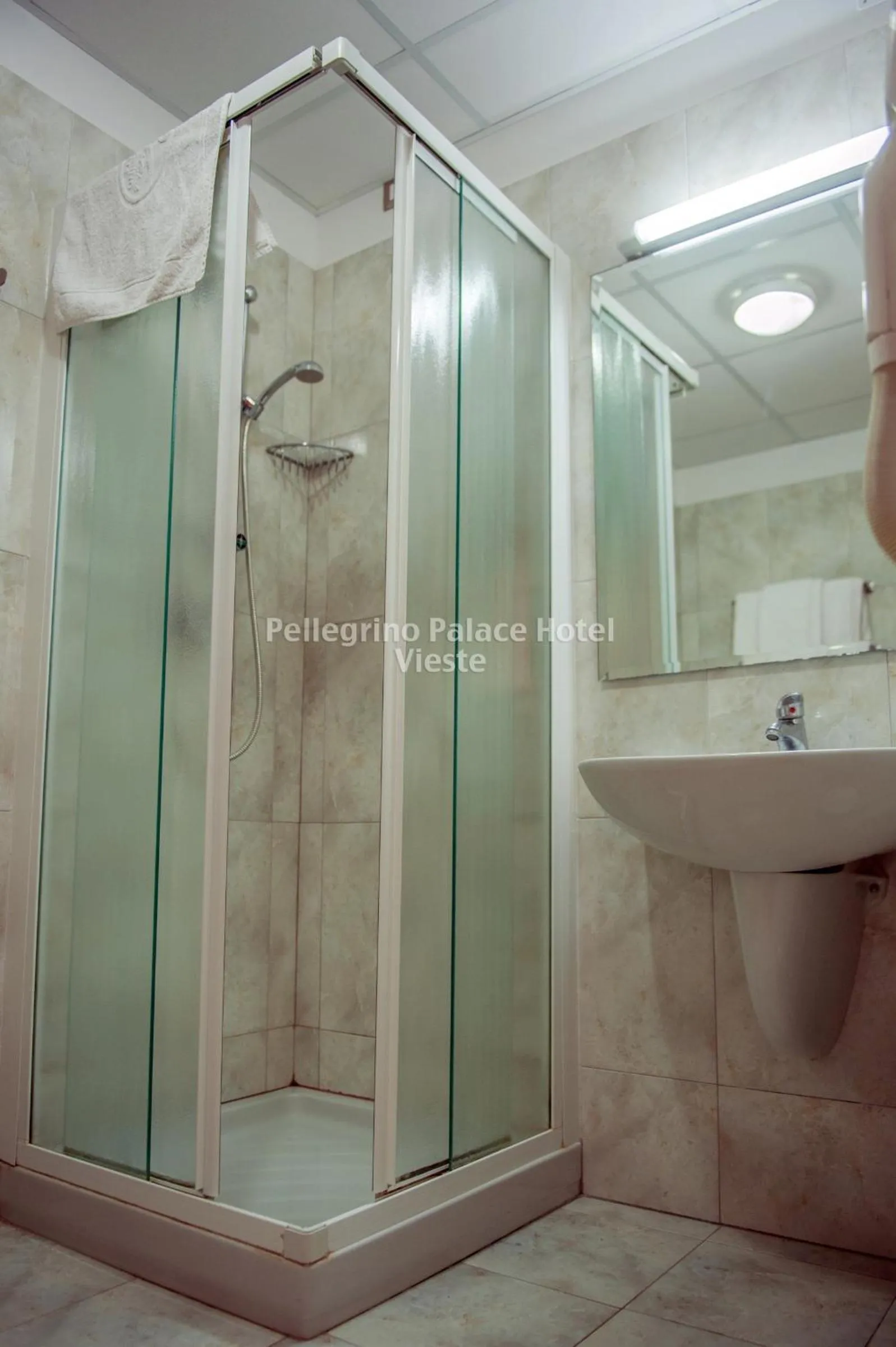 Bathroom in Pellegrino Palace Hotel