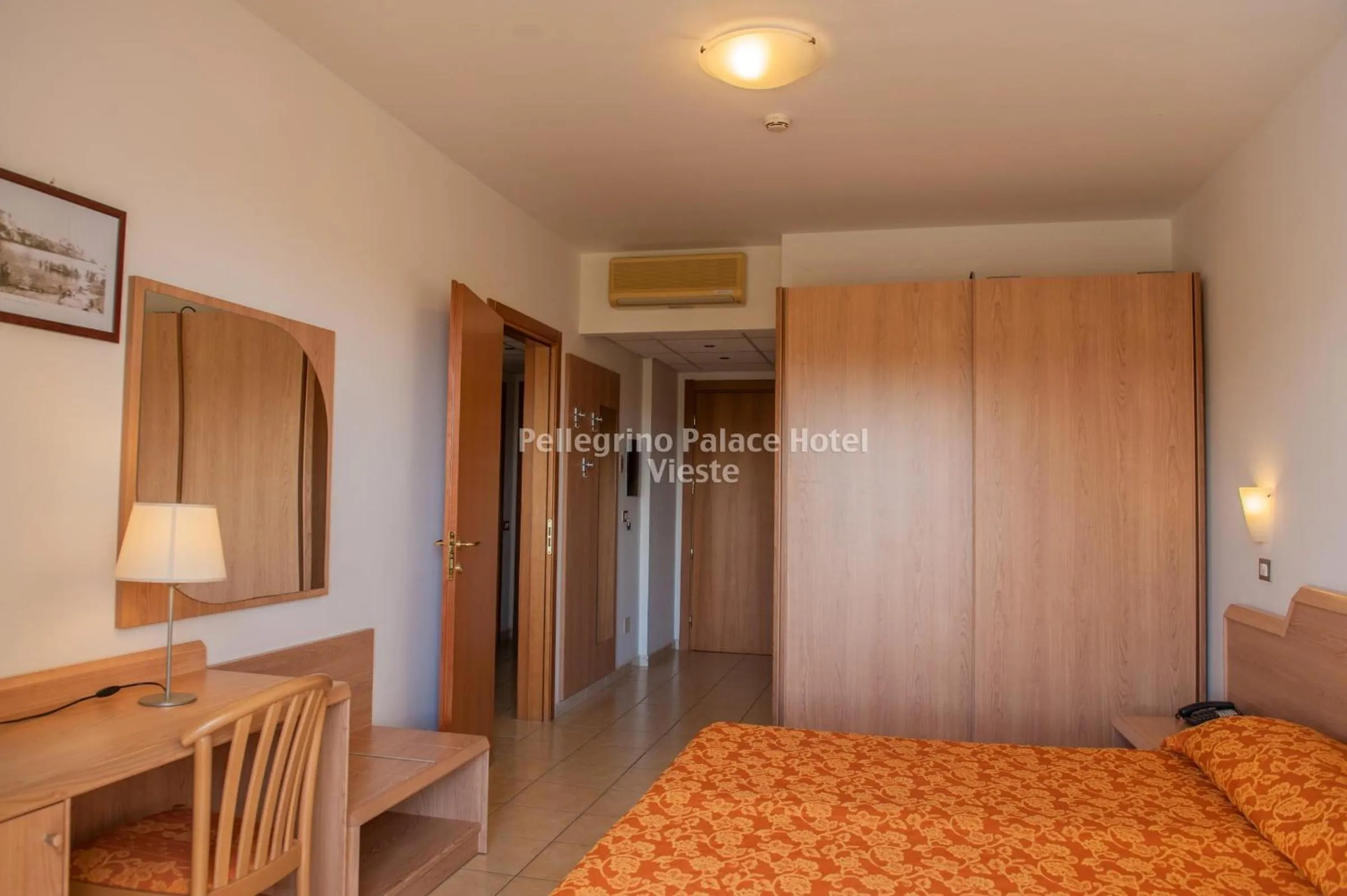 Bedroom in Pellegrino Palace Hotel