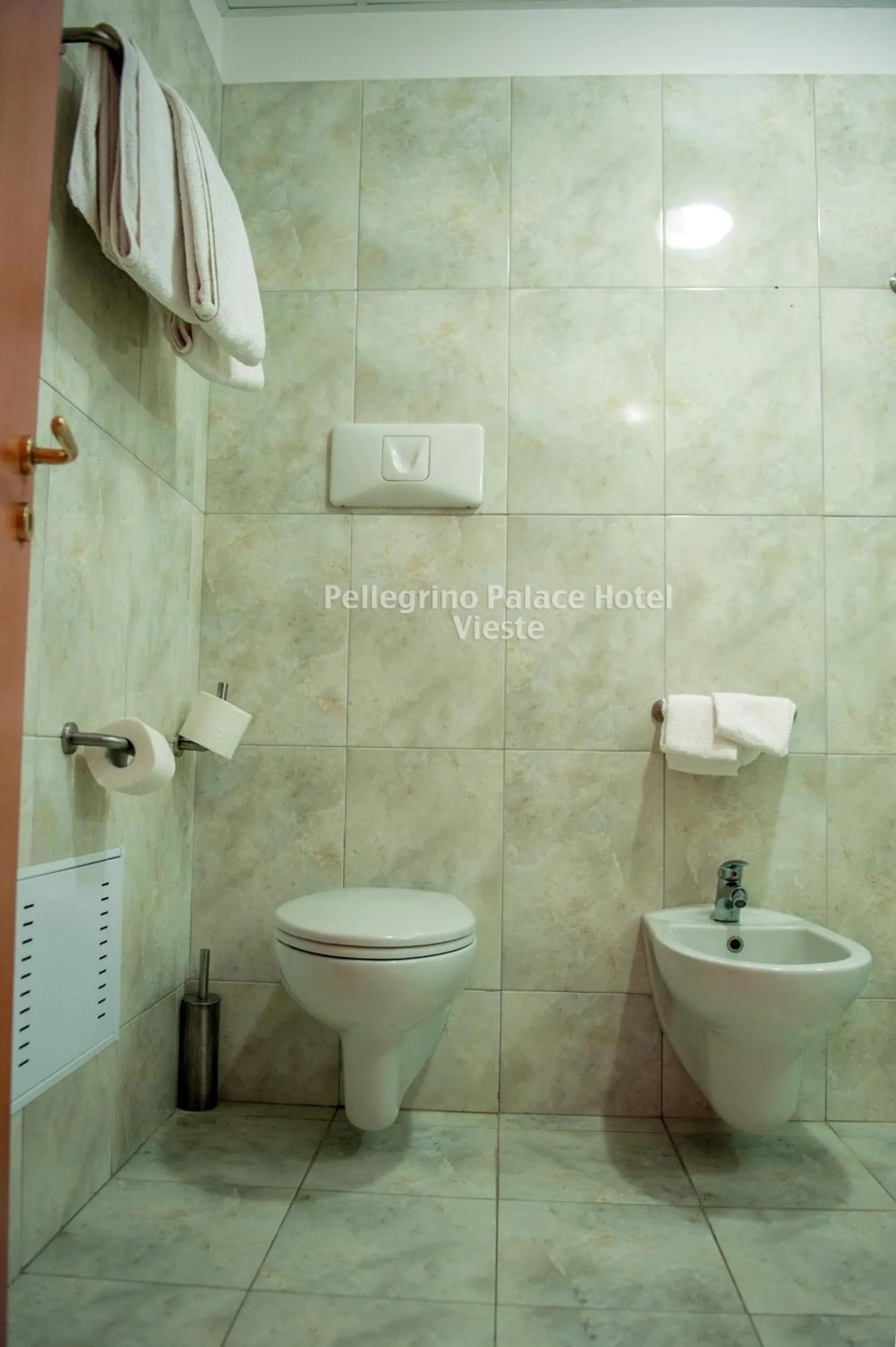 Bathroom in Pellegrino Palace Hotel