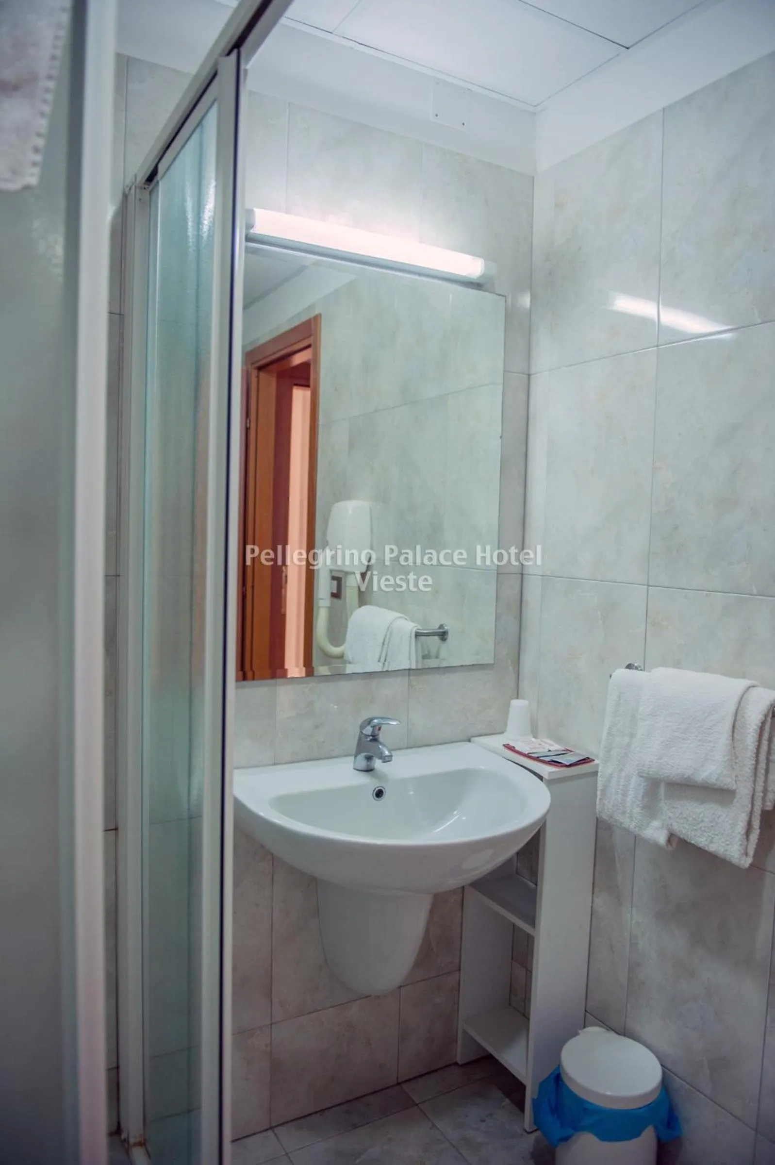 Bathroom in Pellegrino Palace Hotel