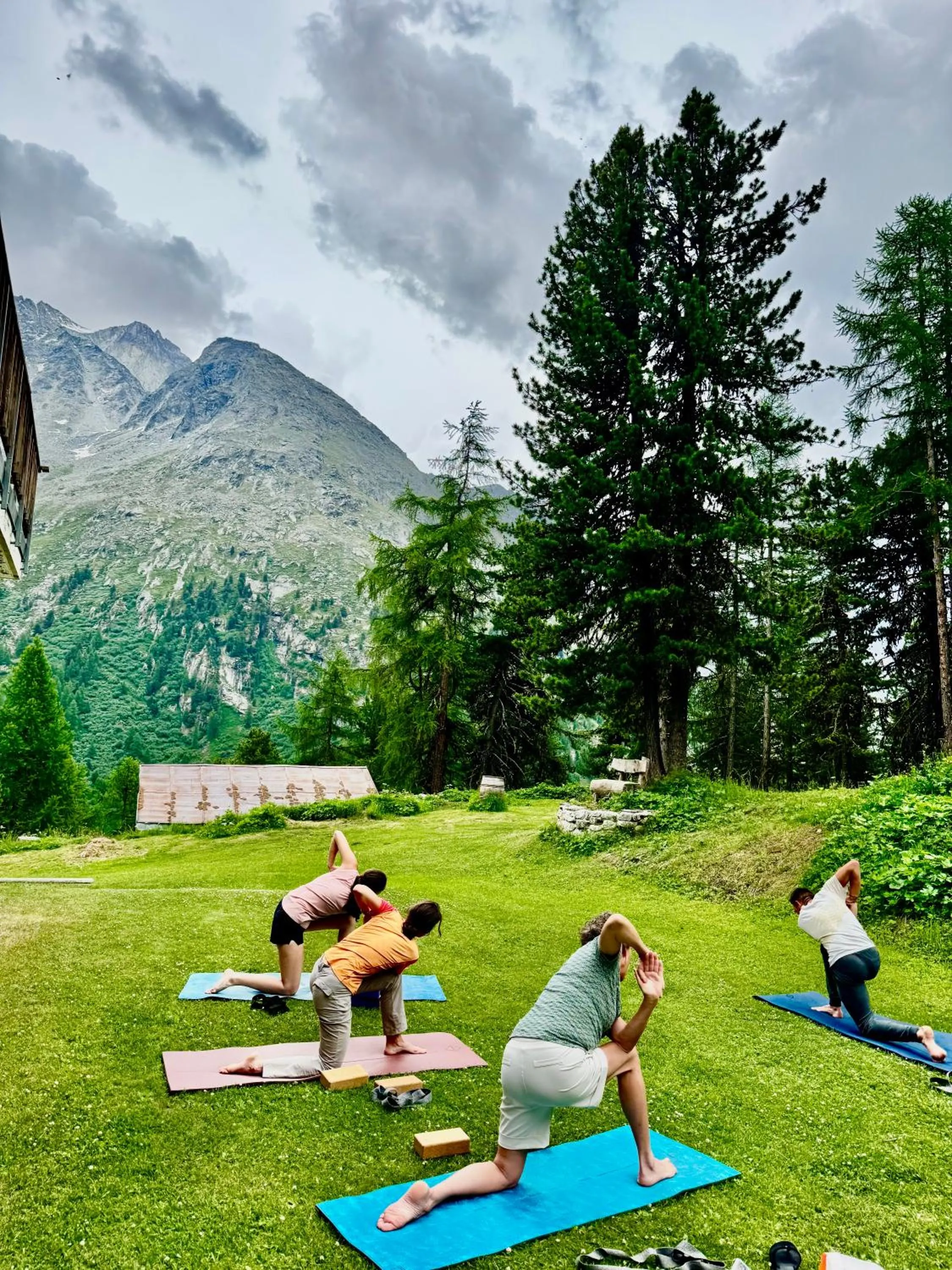 People in Grand Hôtel & Kurhaus