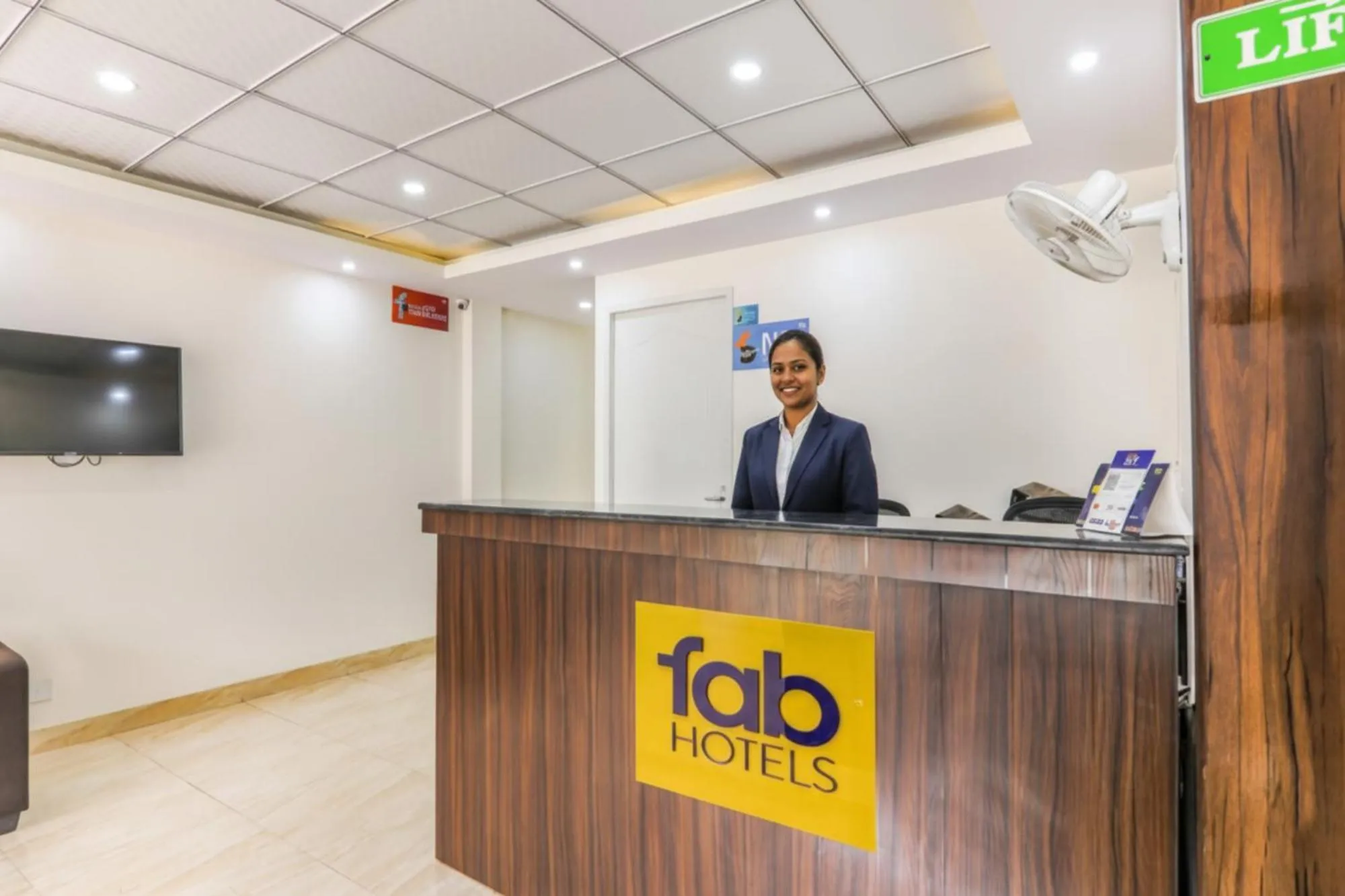 Lobby or reception in FabHotel Oakwey Inn - Indiranagar