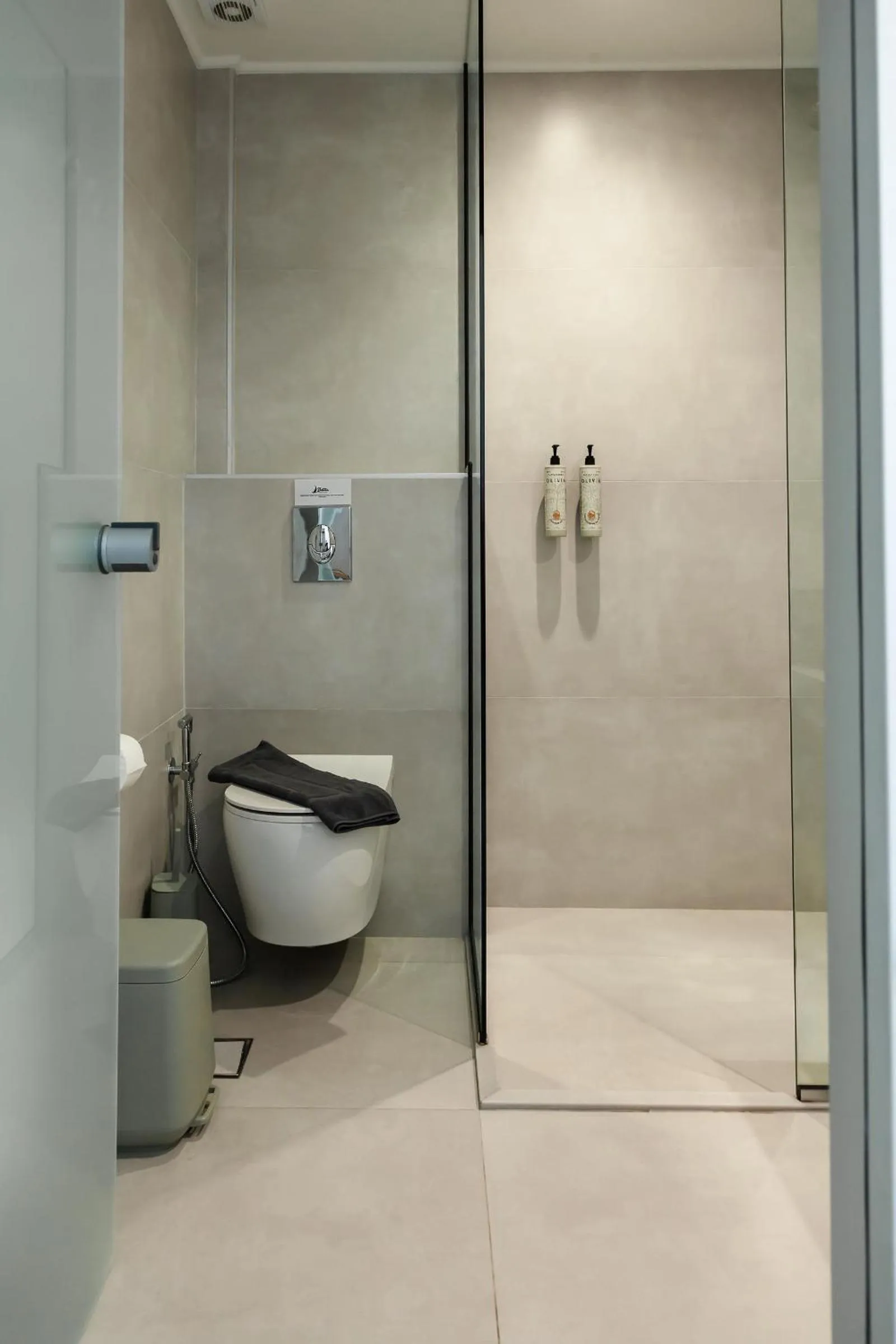 Shower in Batis Aero Beachfront Wellbeing Hotel