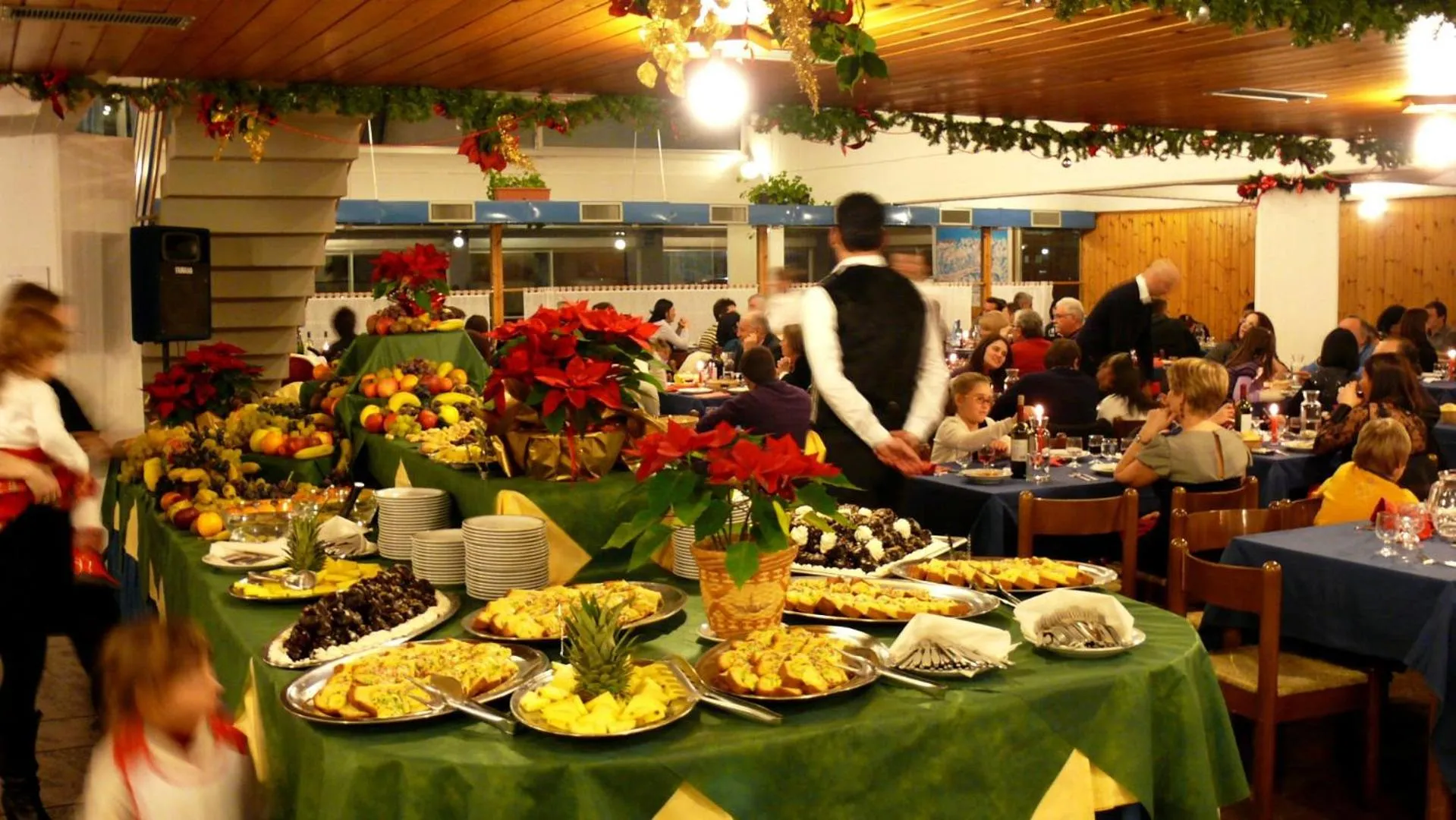 Restaurant/places to eat in TH 1400 Hotel