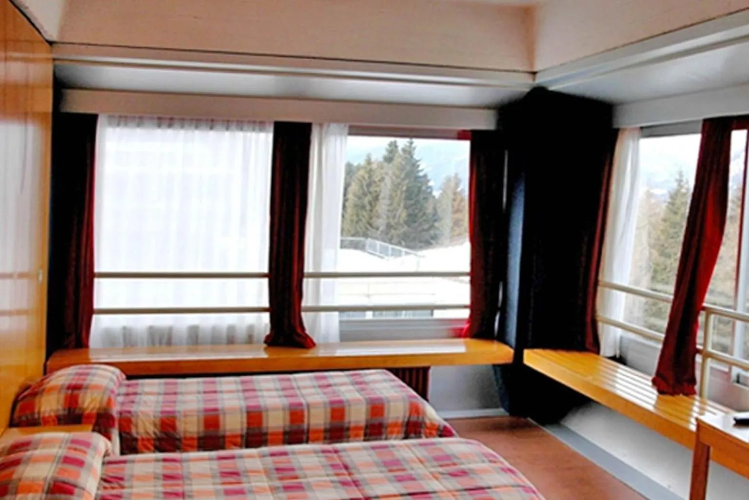 Photo of the whole room, Bed in TH 1400 Hotel