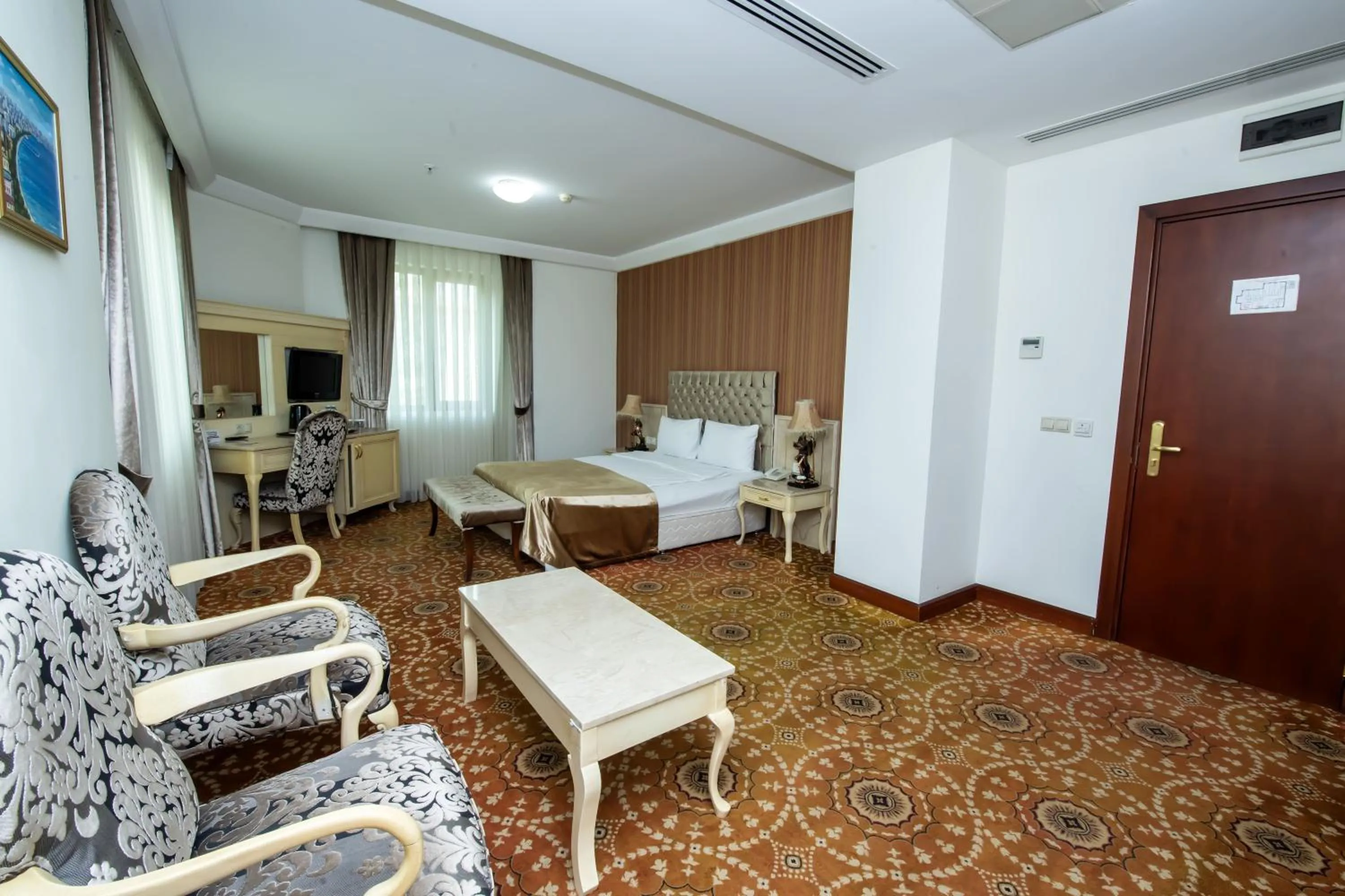 Living room in Atropat Old City Hotel