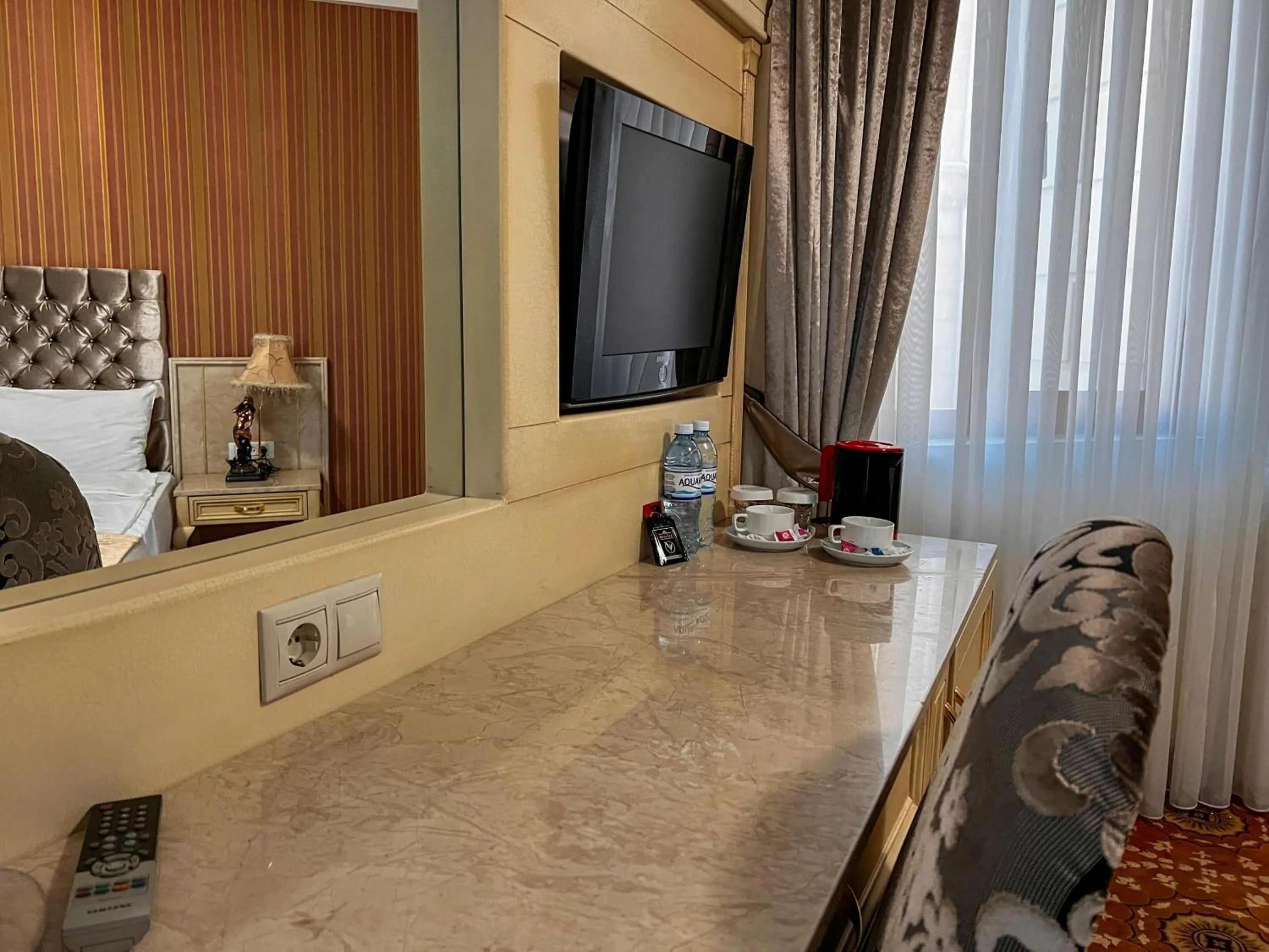 Coffee/tea facilities in Atropat Old City Hotel