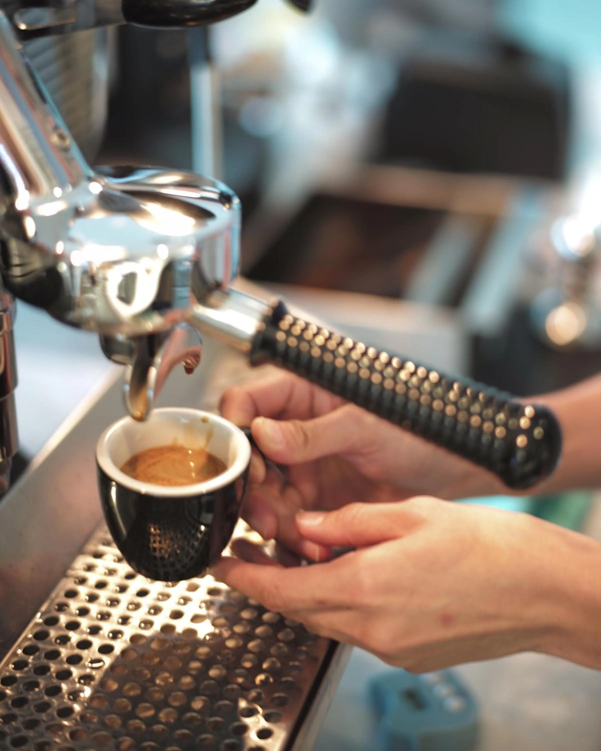 Coffee/tea facilities in Nandha Hotel