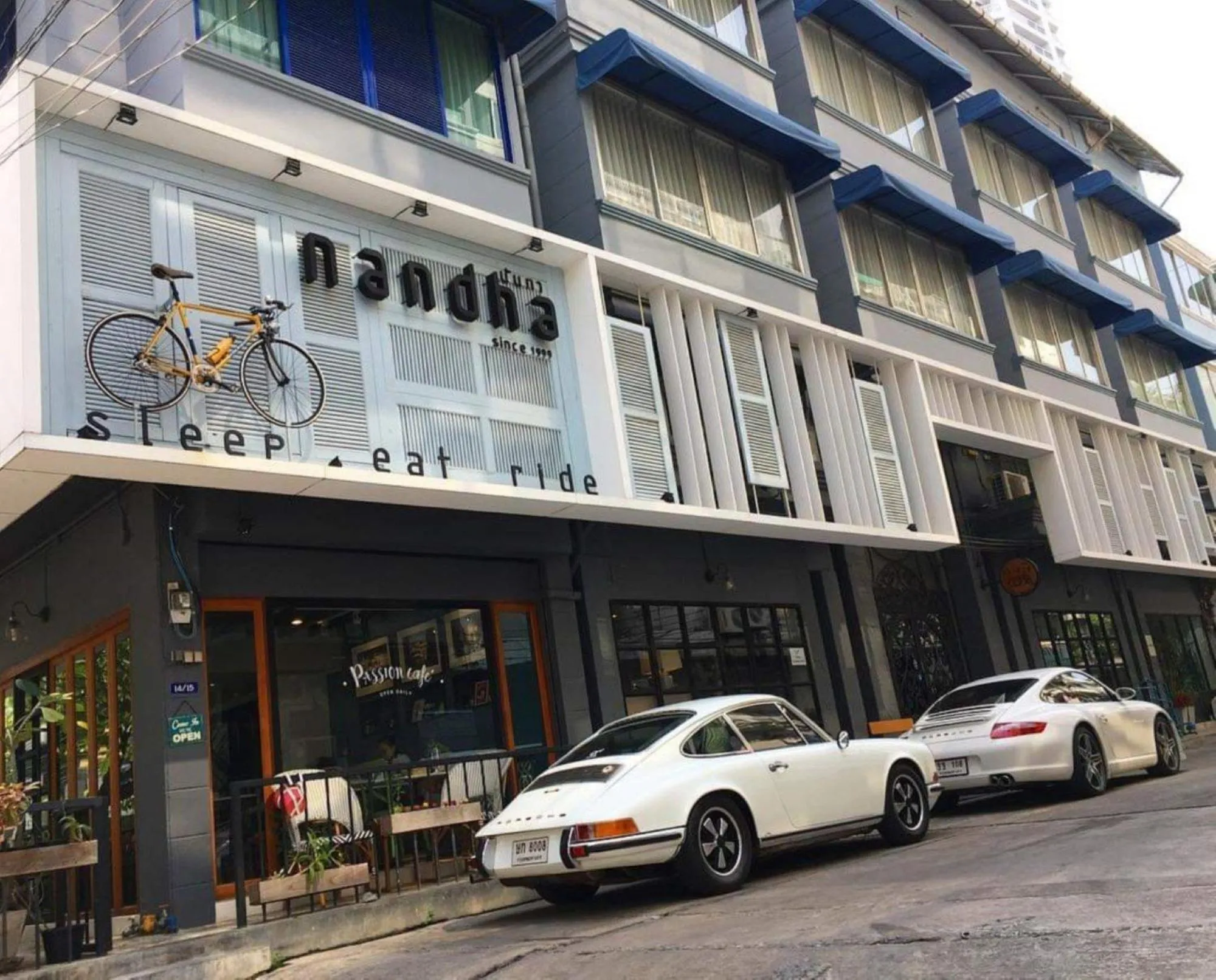 Facade/entrance in Nandha Hotel