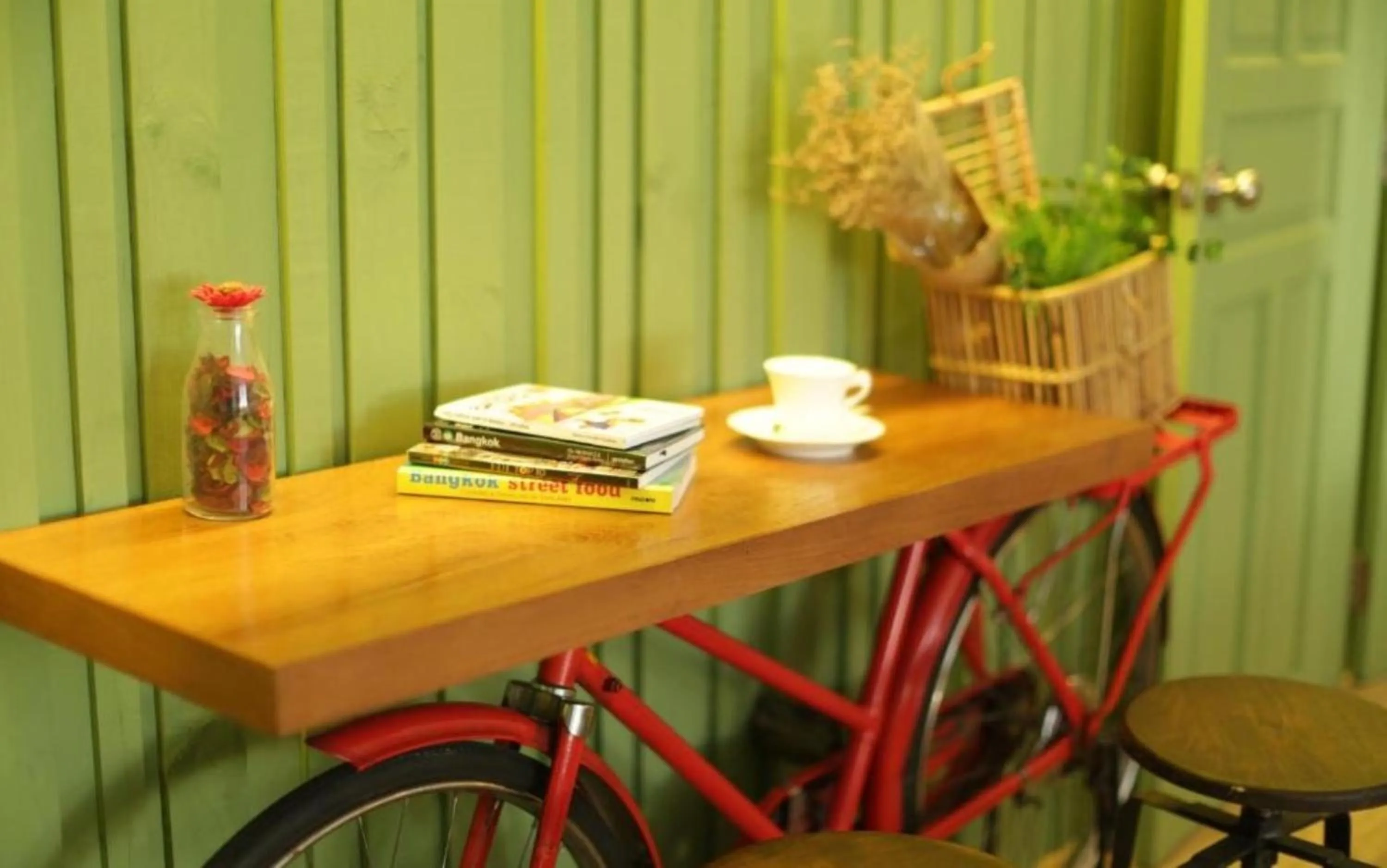 Decorative detail in Nandha Hotel