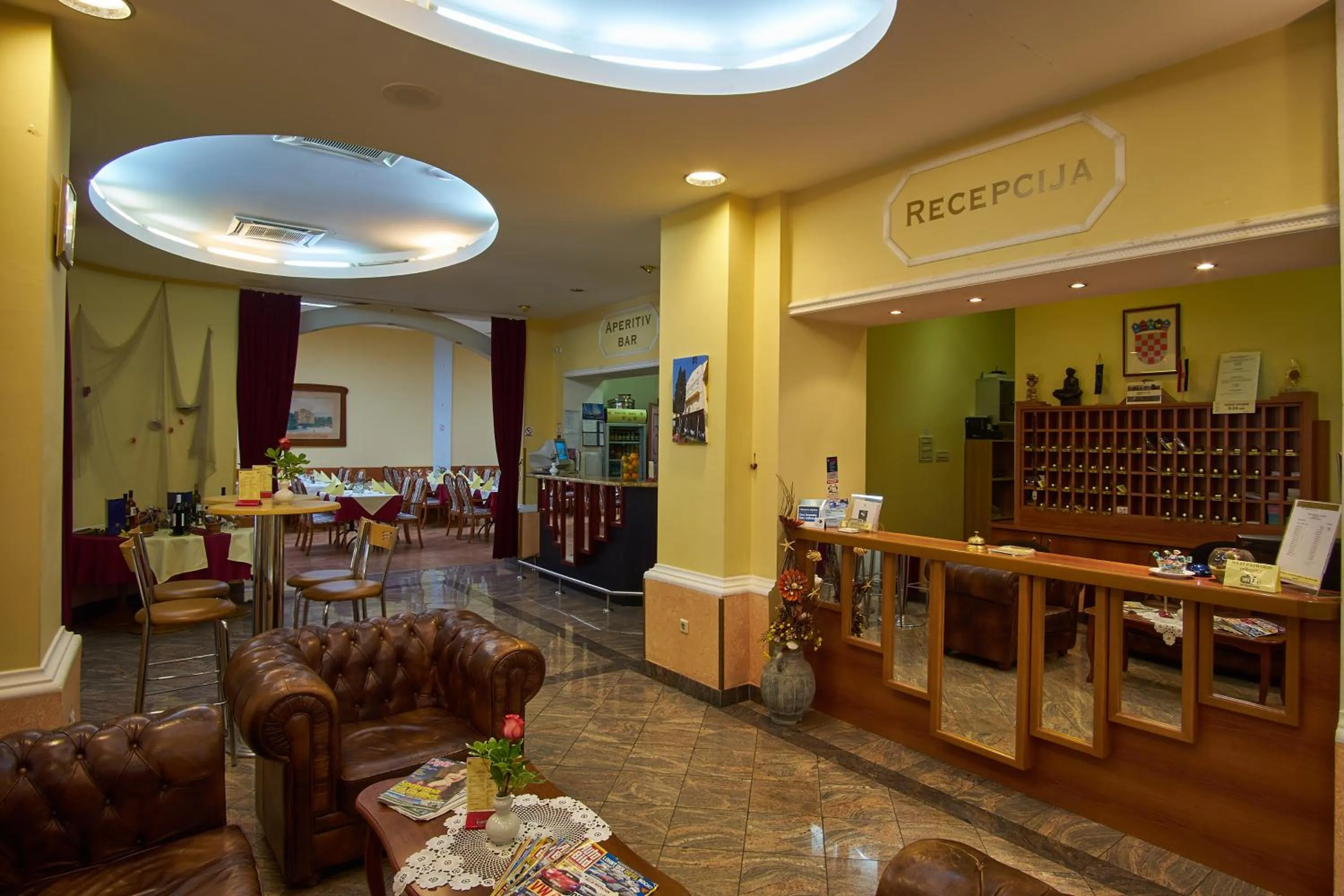 Lobby or reception in Hotel Vila Ružica- glavna zgrada i depandanse