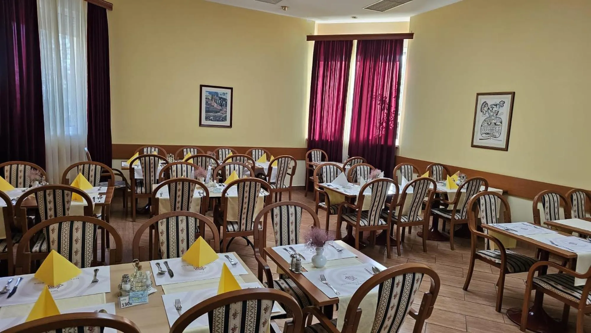 Restaurant/places to eat in Hotel Vila Ružica- glavna zgrada i depandanse