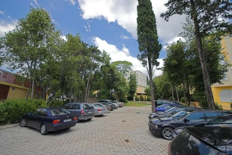 Day in Hotel Vila Ružica- glavna zgrada i depandanse