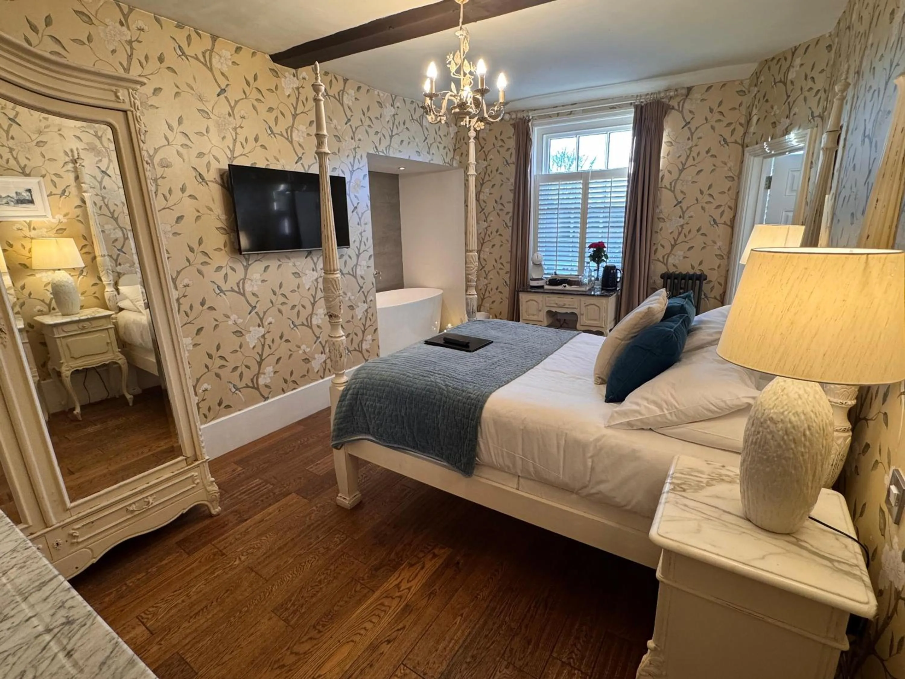 Bed in No.64 at the Joiners