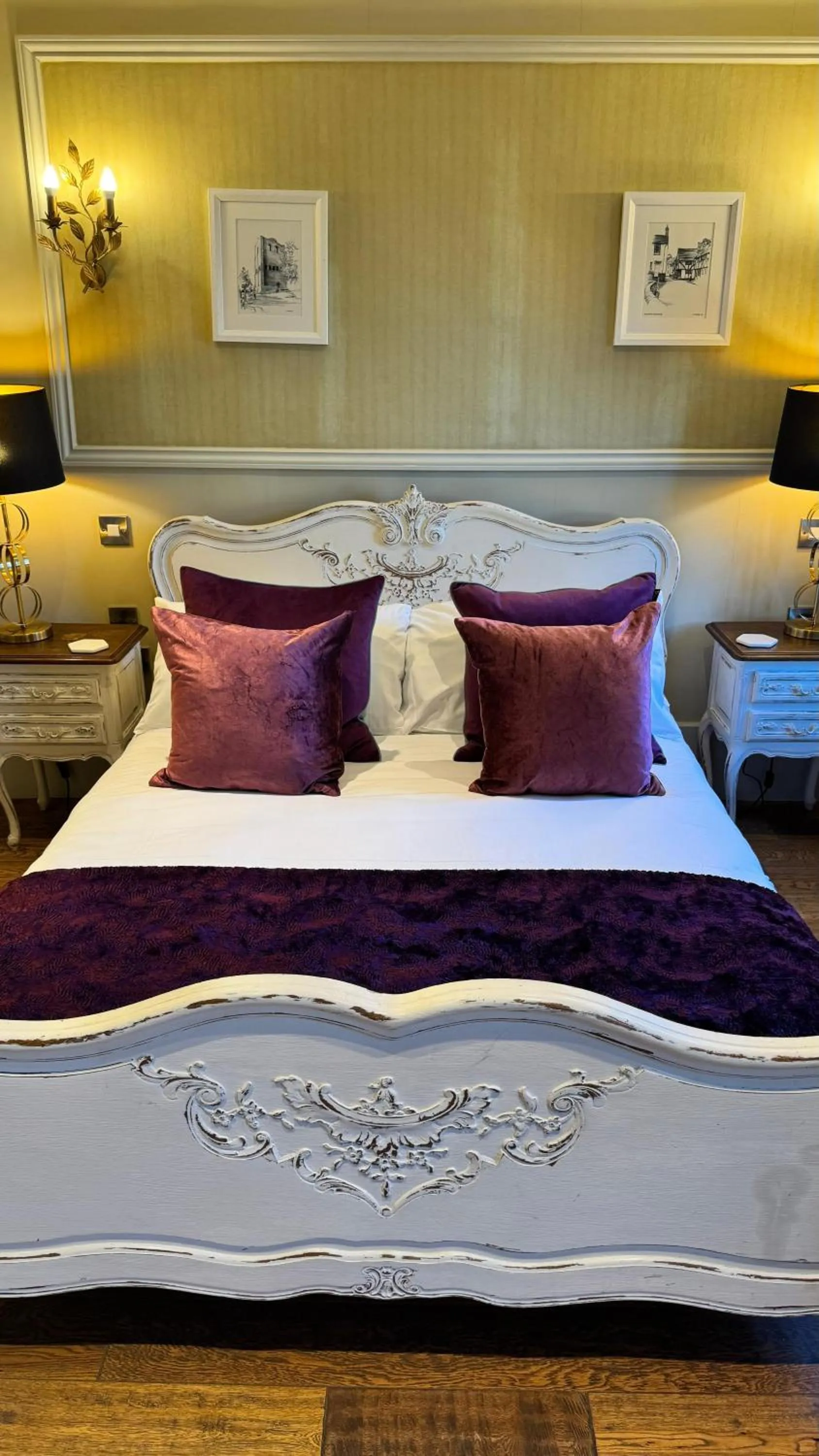 Bed in No.64 at the Joiners