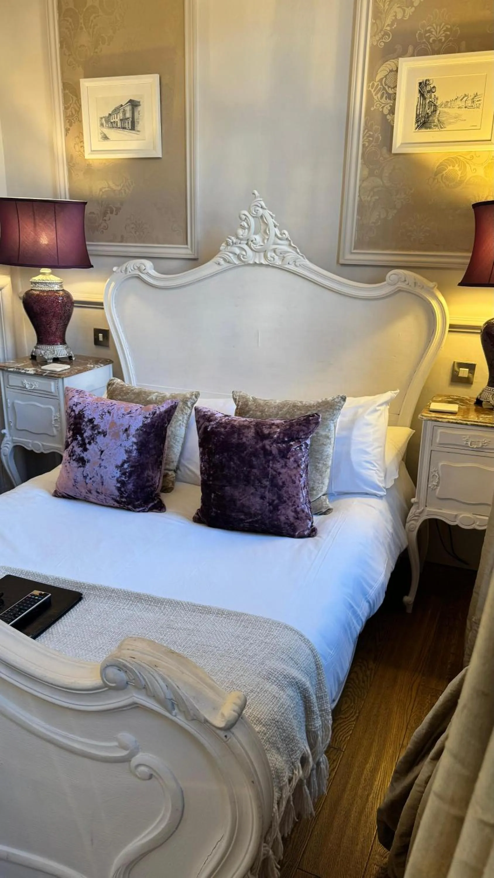 Bed in No.64 at the Joiners