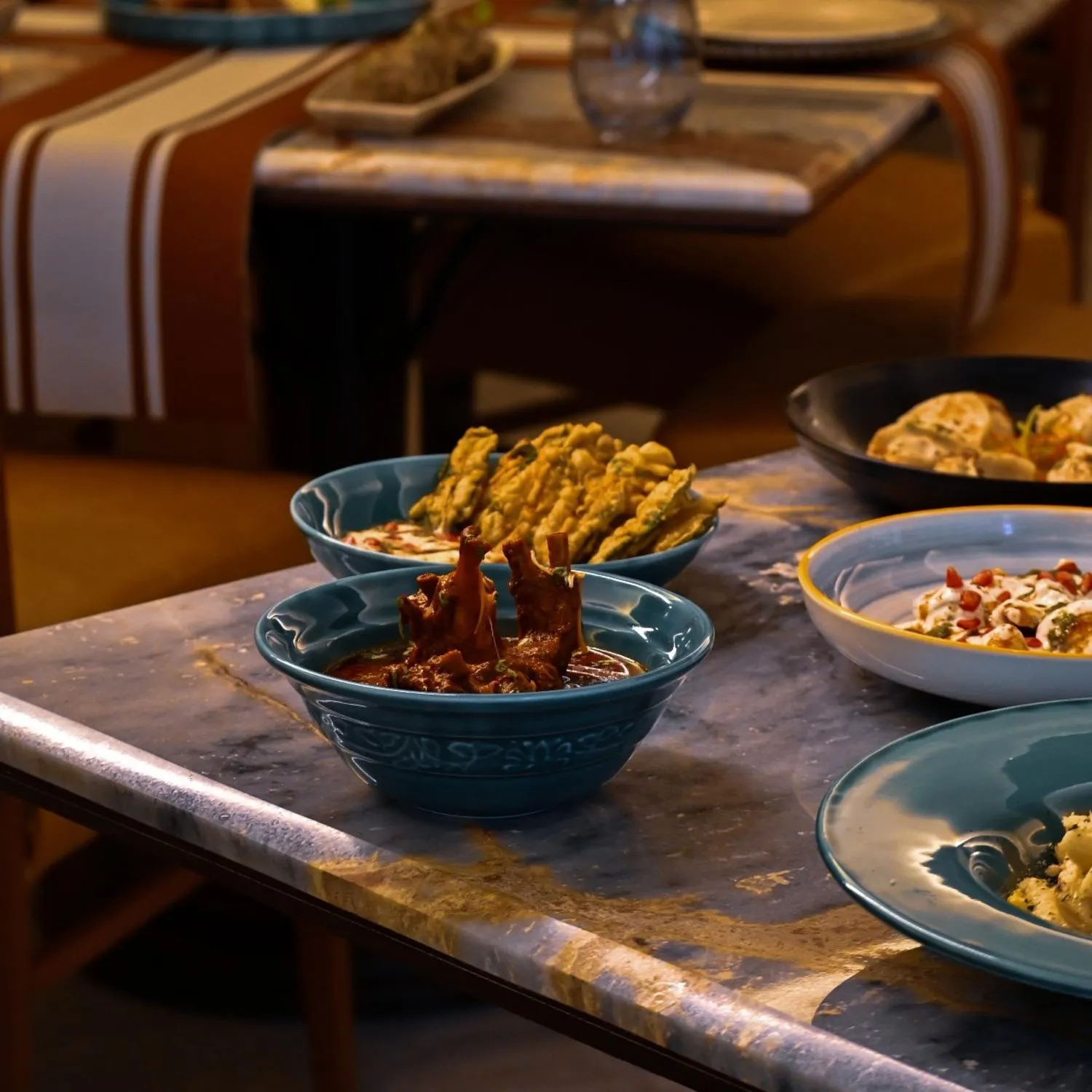 Restaurant/places to eat in Hotel Amar