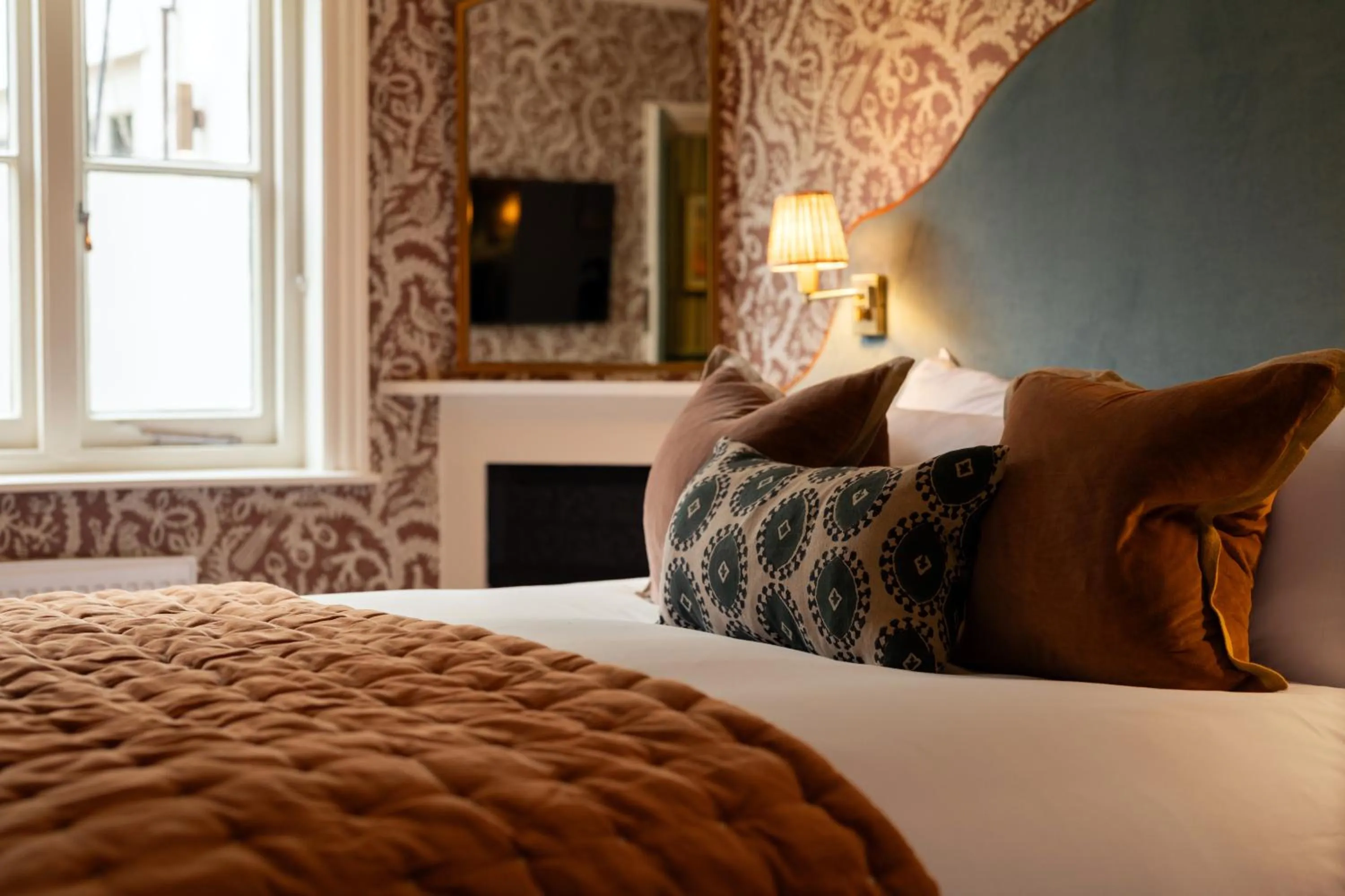 Bed in Bel and The Dragon-Cookham