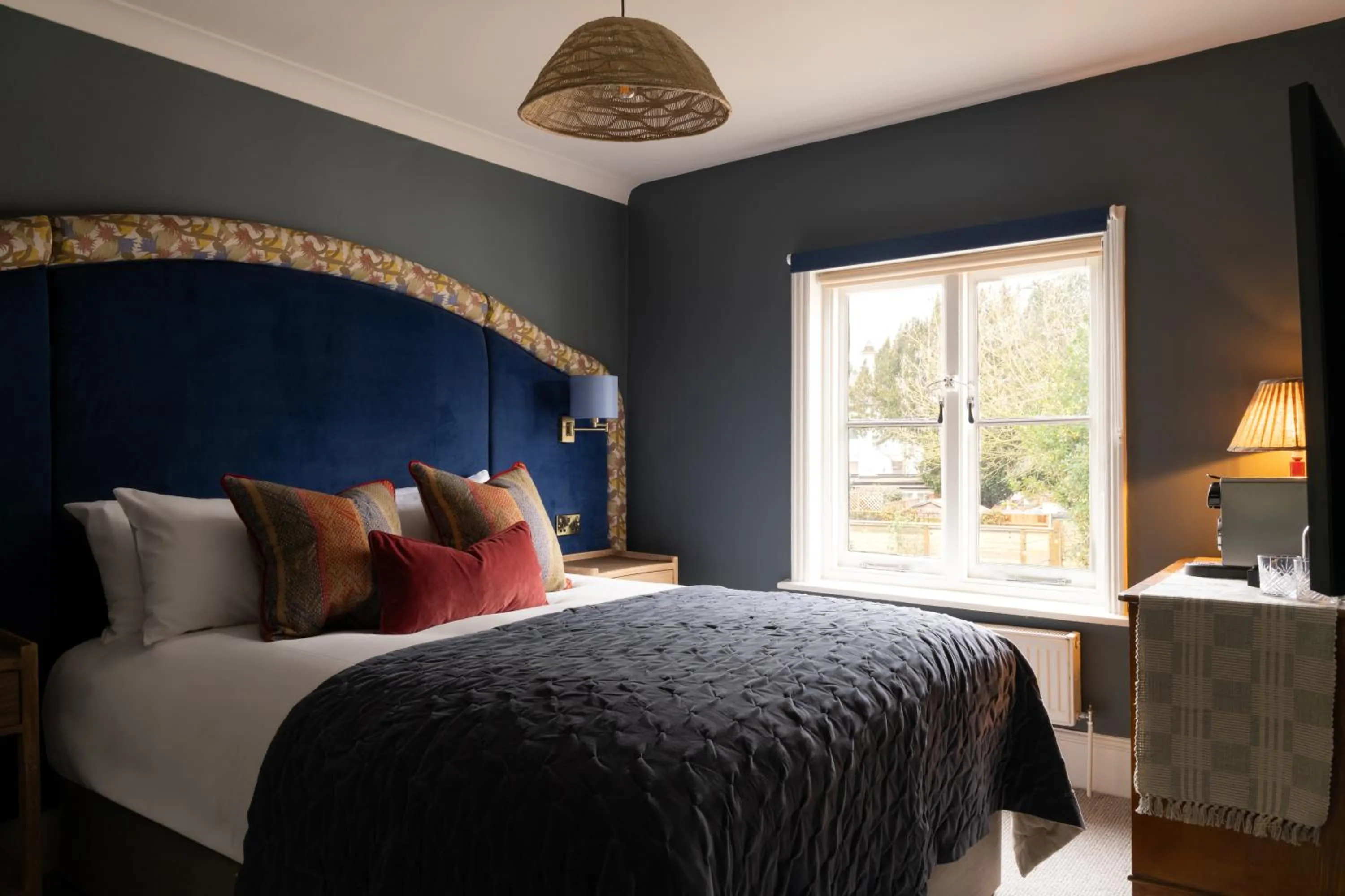 Bed in Bel and The Dragon-Cookham