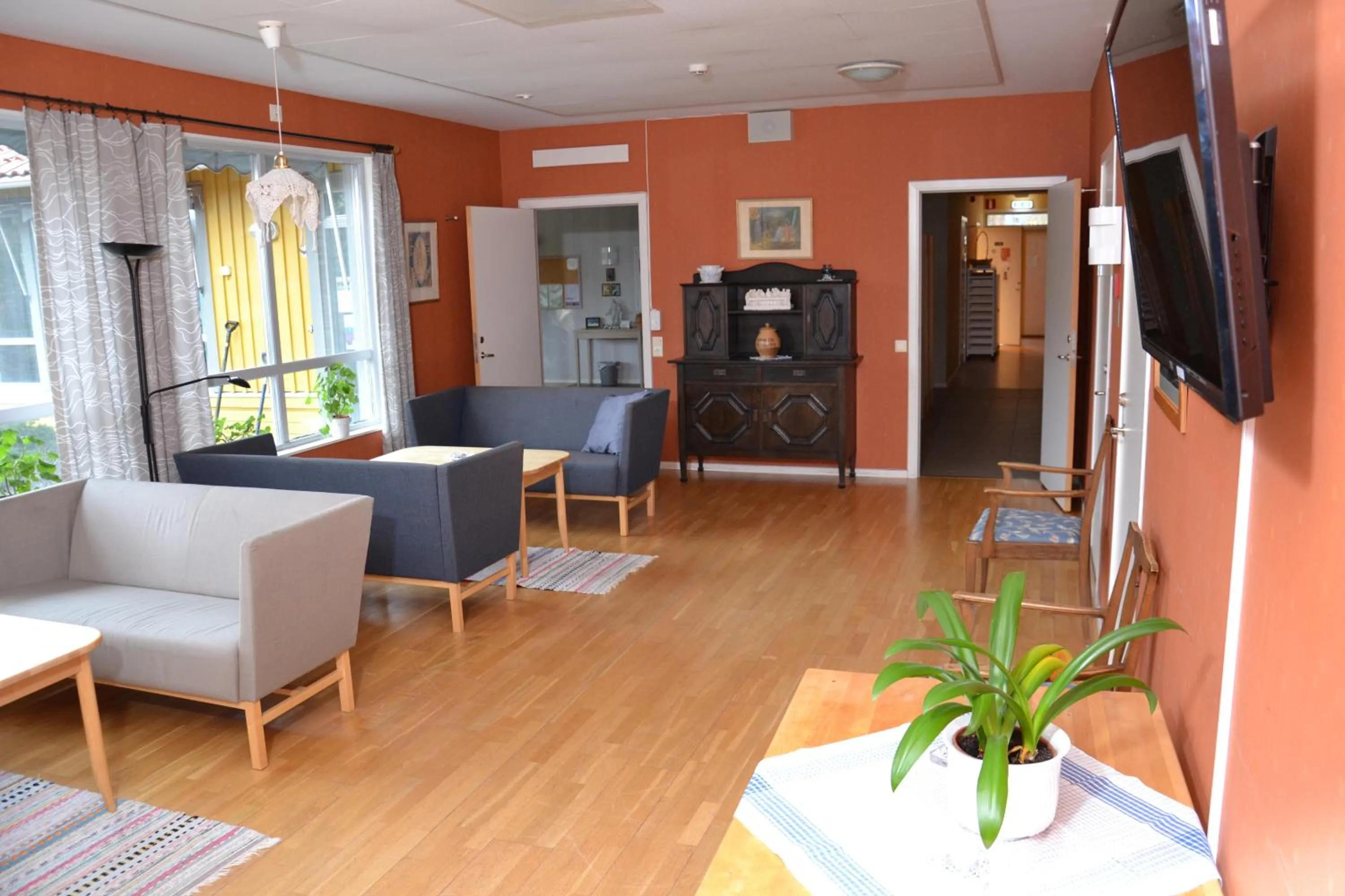 Communal lounge/ TV room in Örtagården