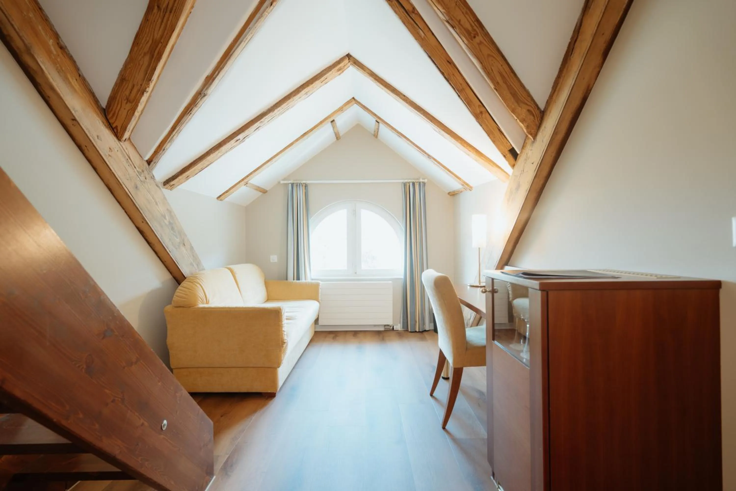 Living room, Bed in Parkhotel Schwert