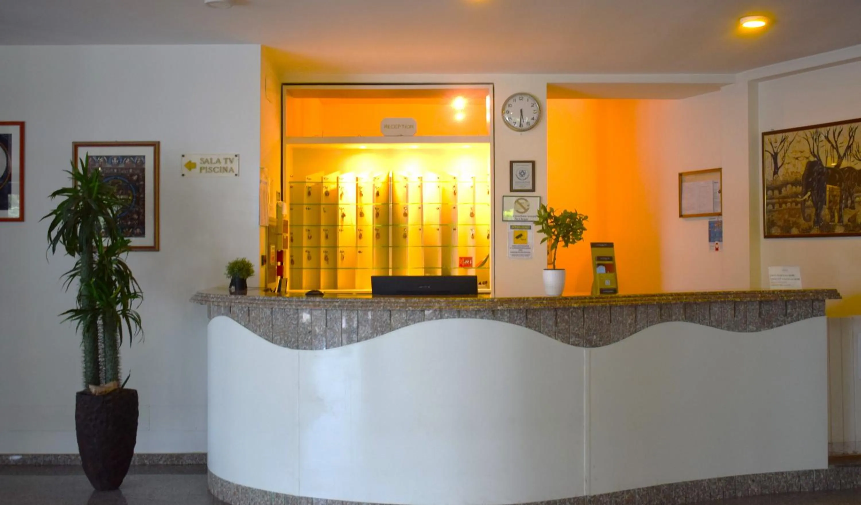 Lobby or reception in Hotel 90