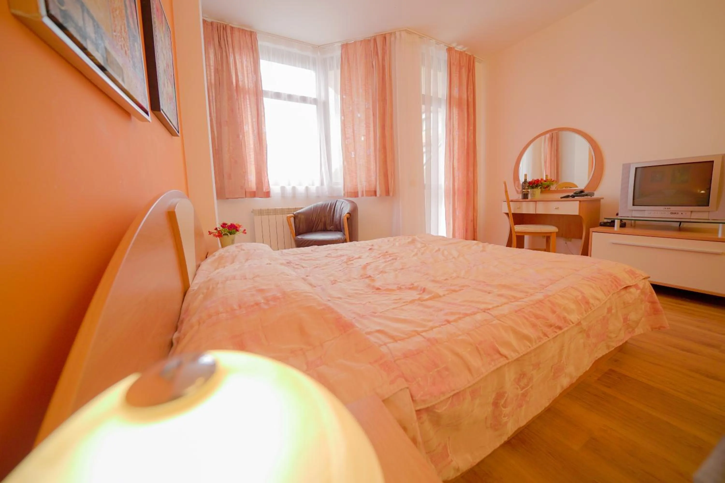 Bed in Apartments Flora-Daisy