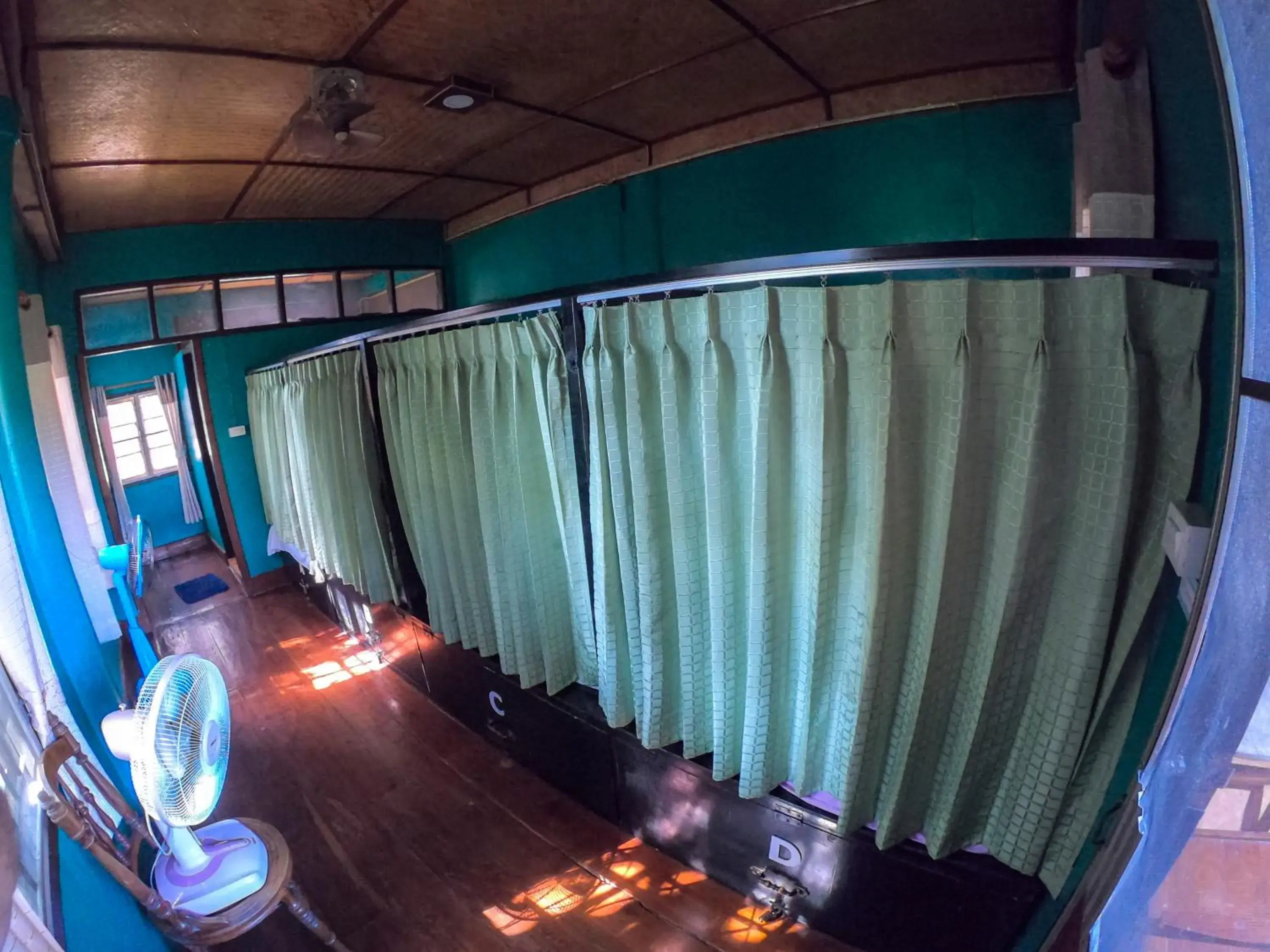 Quadruple Room with Shared Bathroom in Crossroads house Quadruple Room with Shared Bathroom in Crossroads house