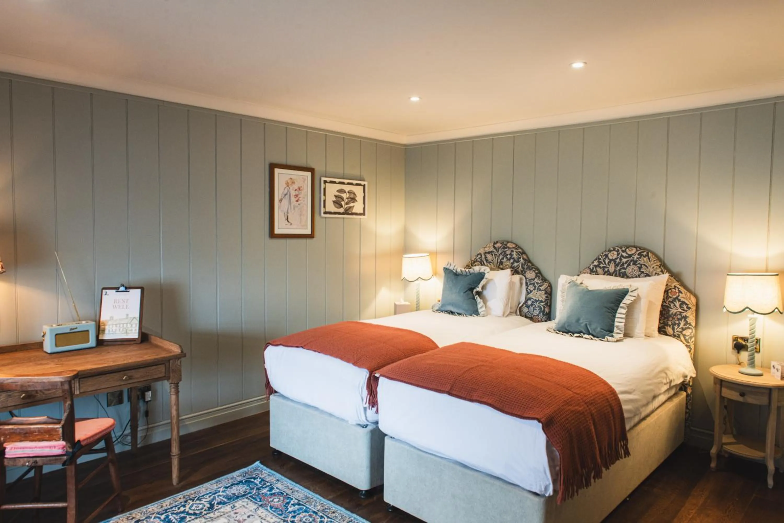 Bed in Bel and The Dragon-Odiham