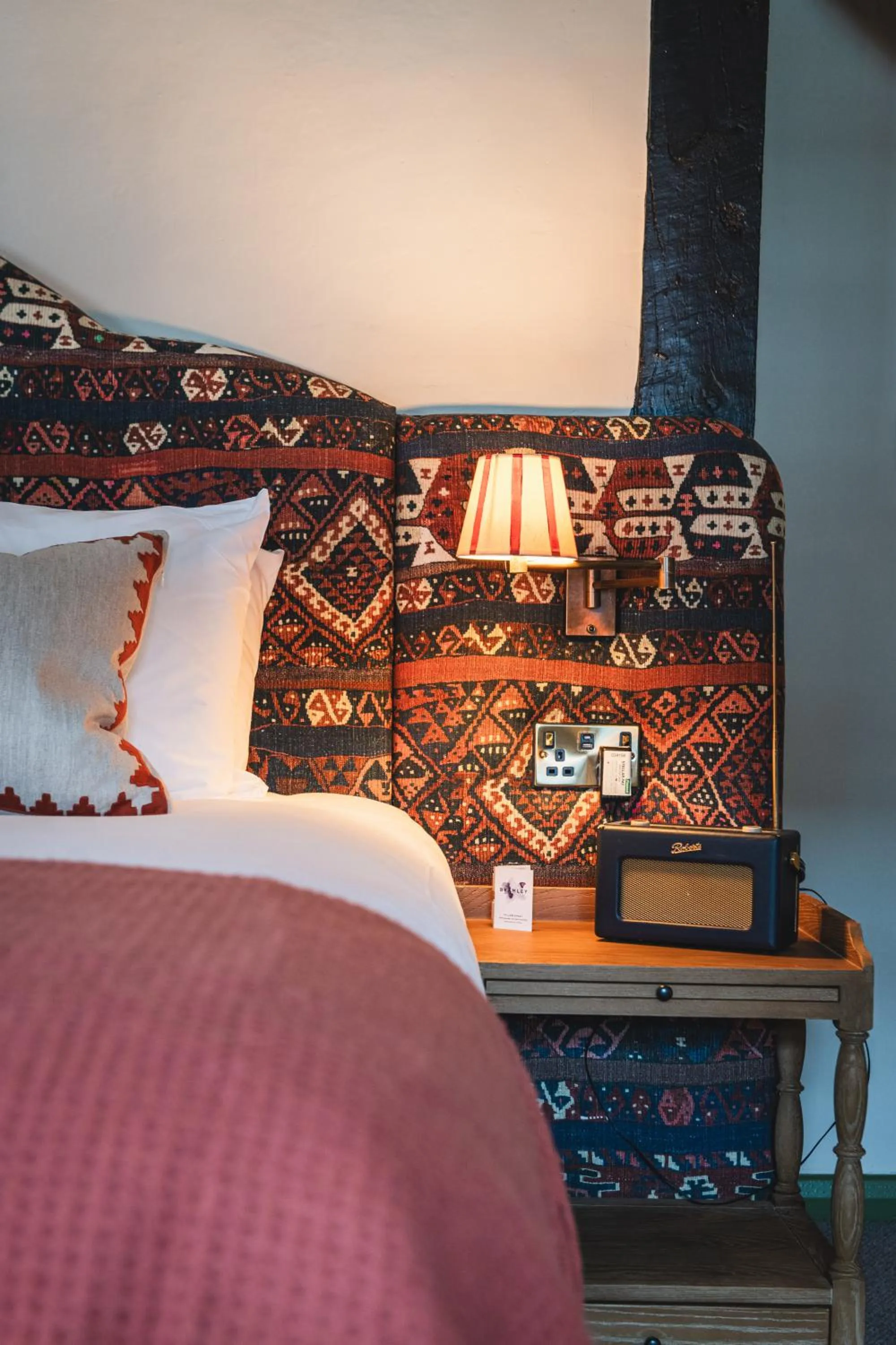 Bed in Bel and The Dragon-Odiham