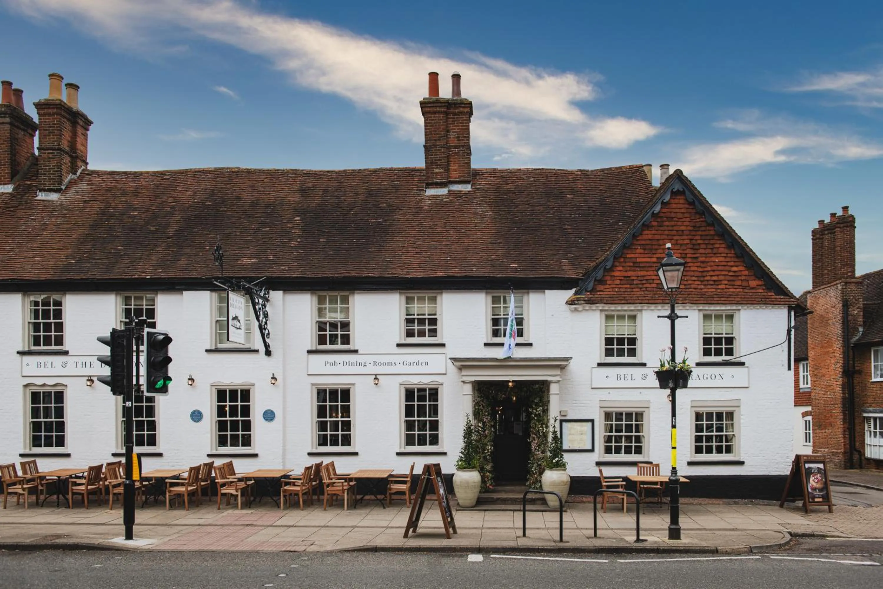 Property building in Bel and The Dragon-Odiham