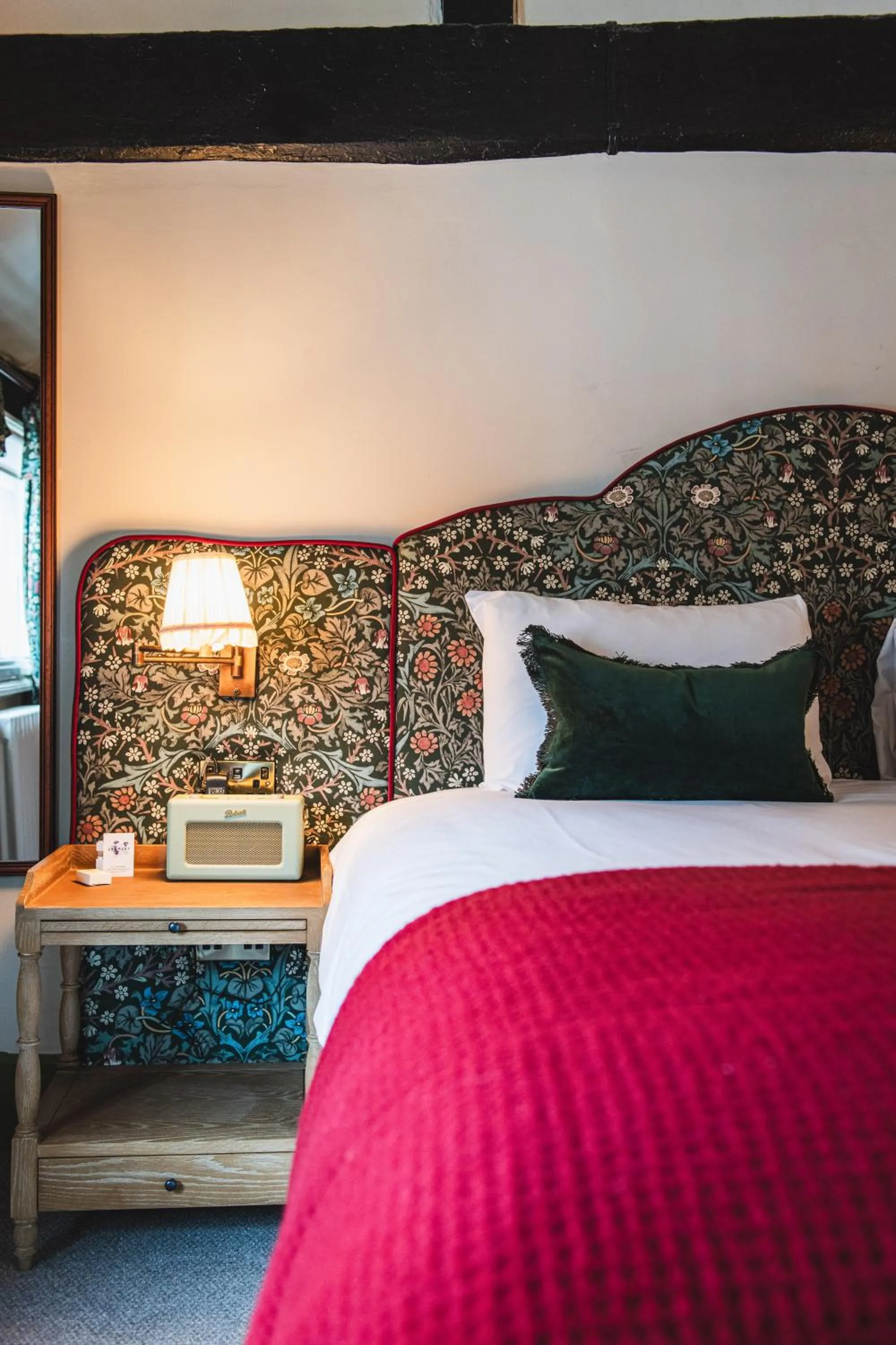 Bed in Bel and The Dragon-Odiham