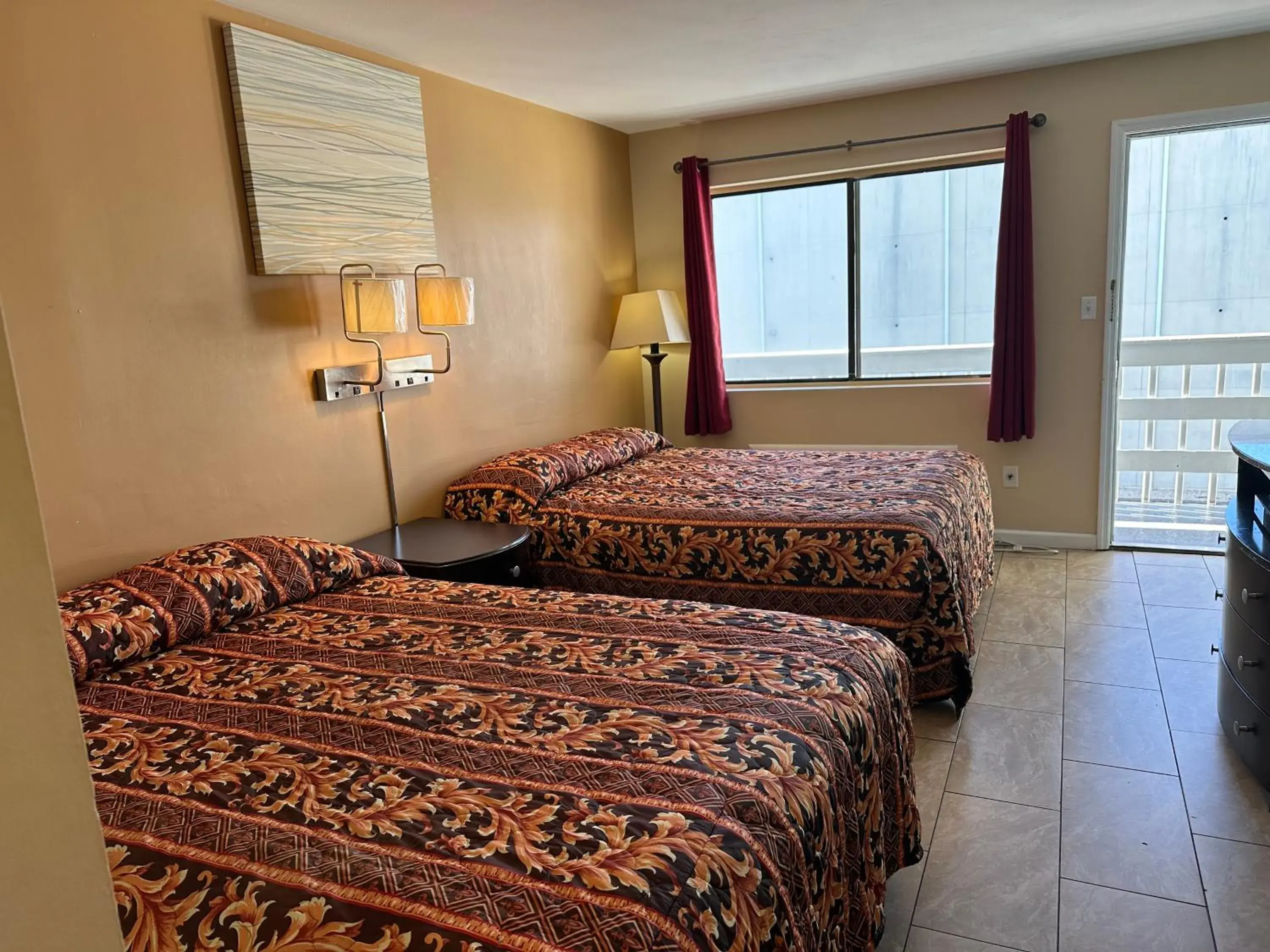 Superior Queen Room with Two Queen Beds in Sea Palace Motel Superior Queen Room with Two Queen Beds in Sea Palace Motel