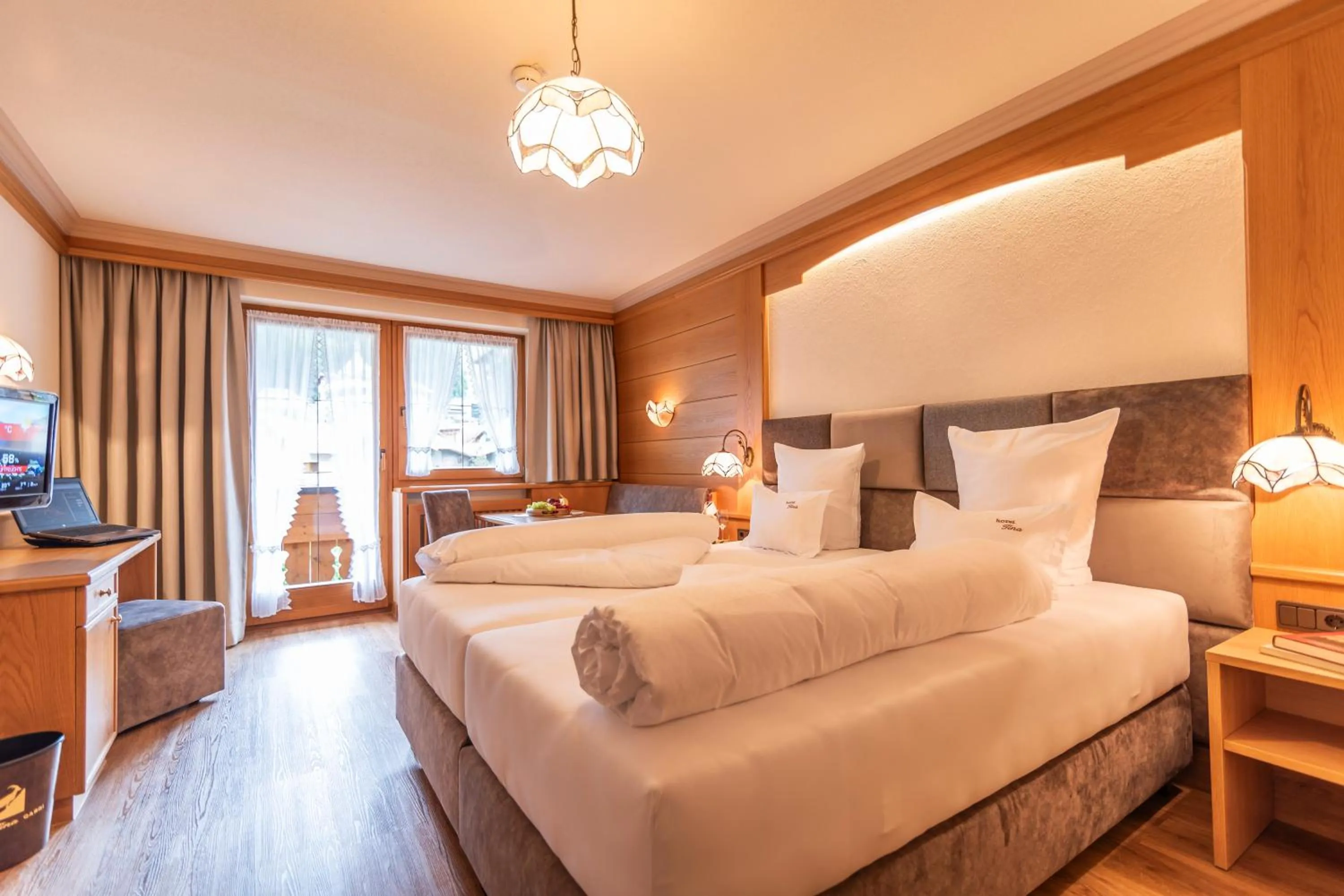 Photo of the whole room, Bed in Hotel Garni Apart TINA