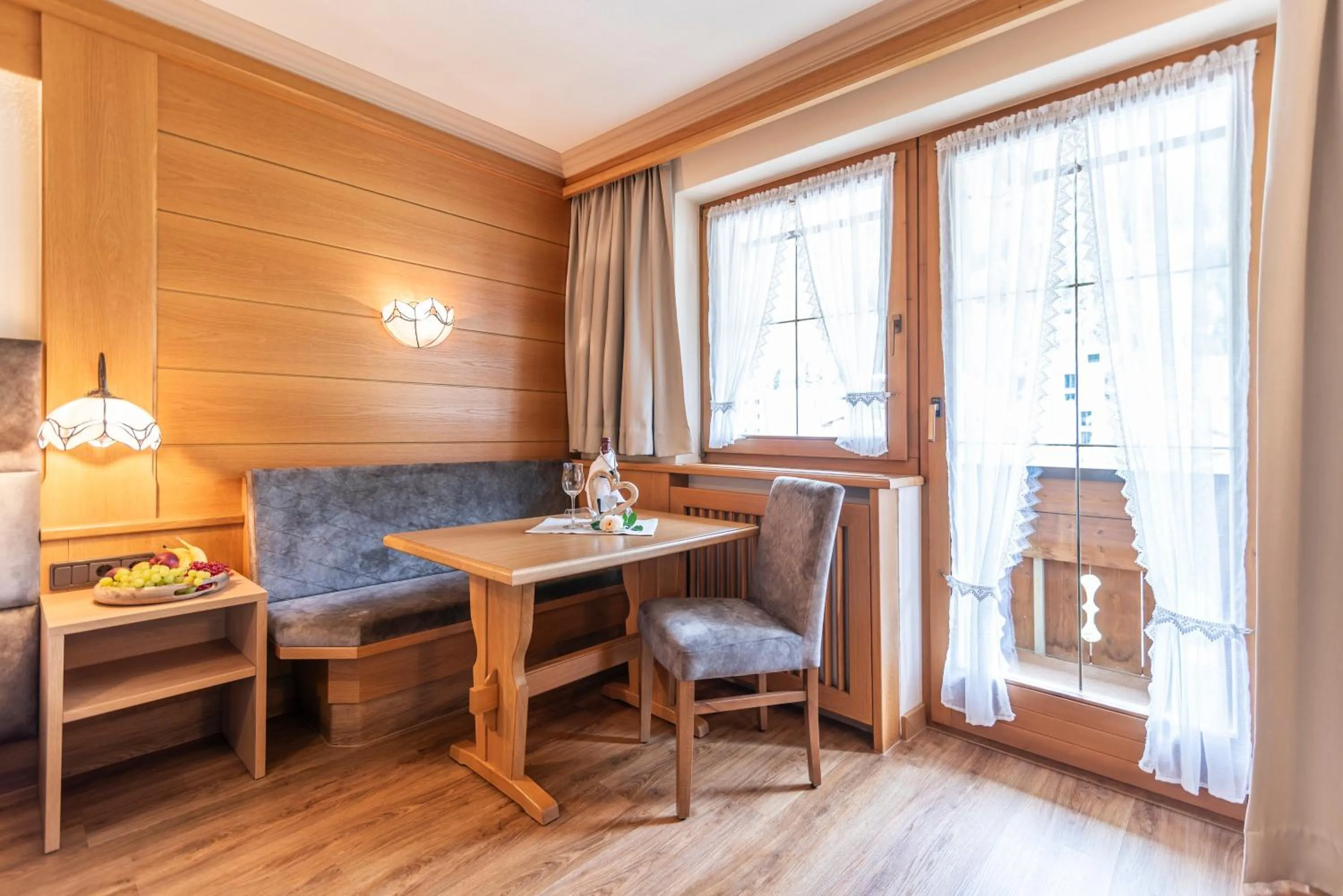 Photo of the whole room in Hotel Garni Apart TINA