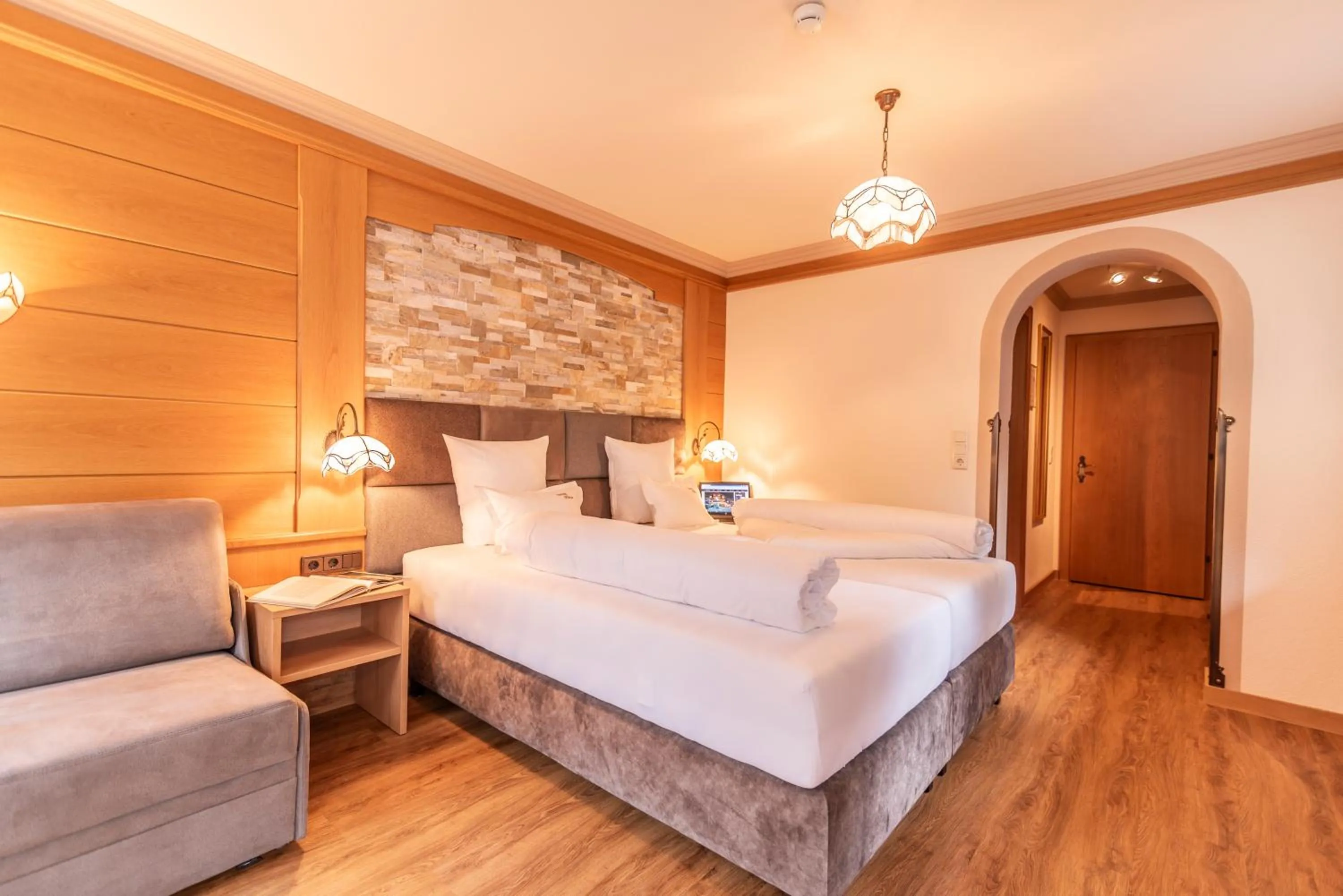 Photo of the whole room, Bed in Hotel Garni Apart TINA