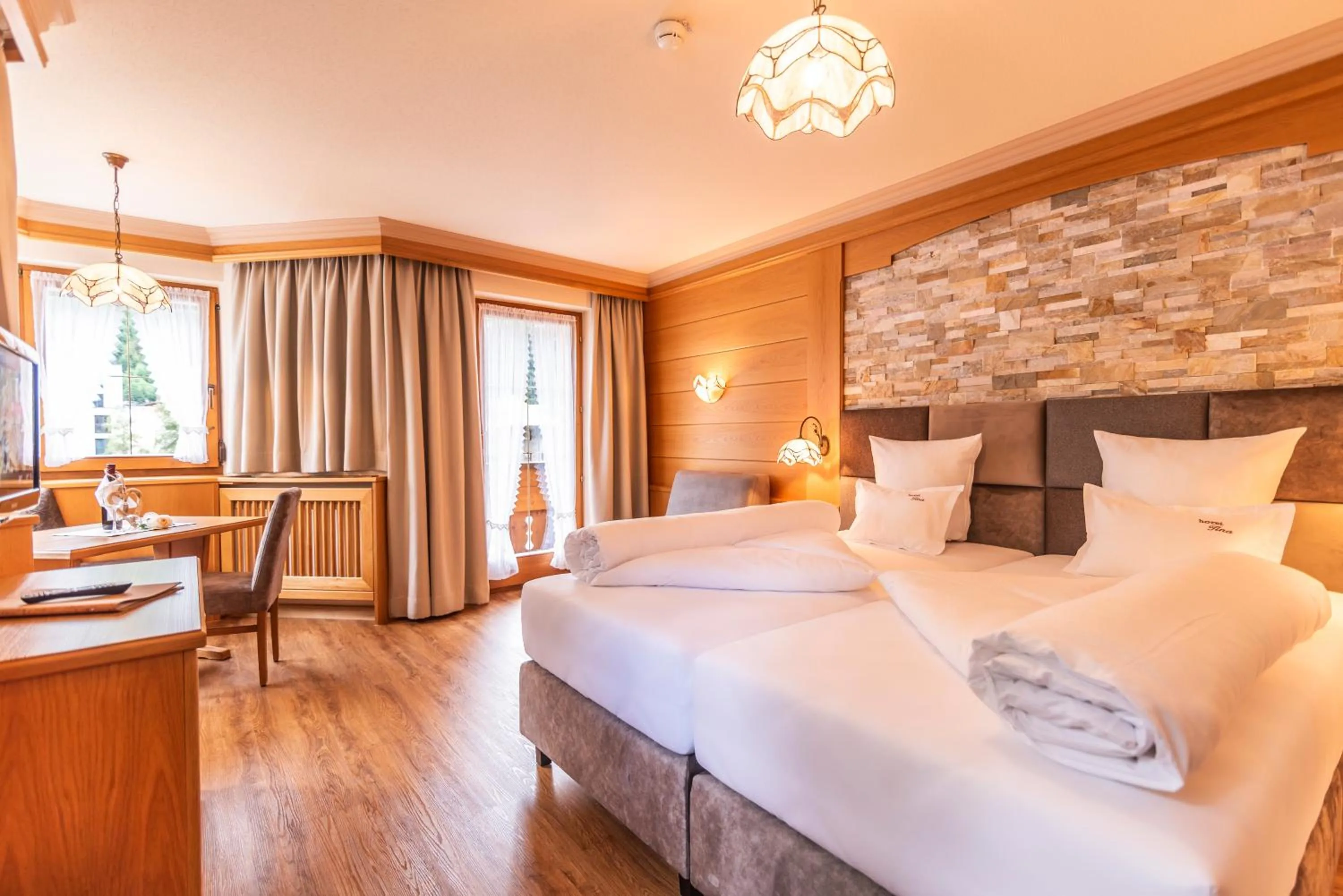 Photo of the whole room, Bed in Hotel Garni Apart TINA