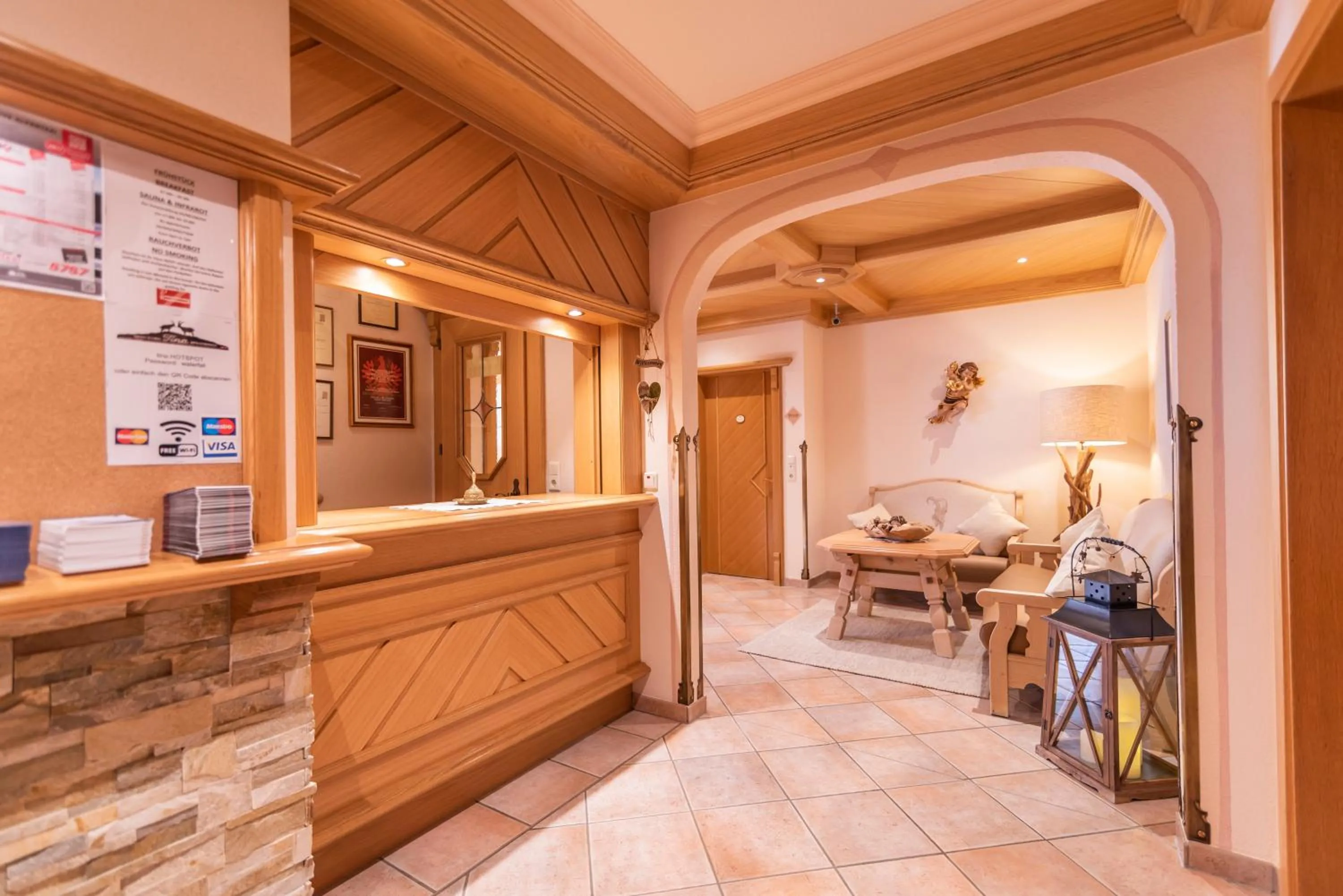 Lobby or reception in Hotel Garni Apart TINA