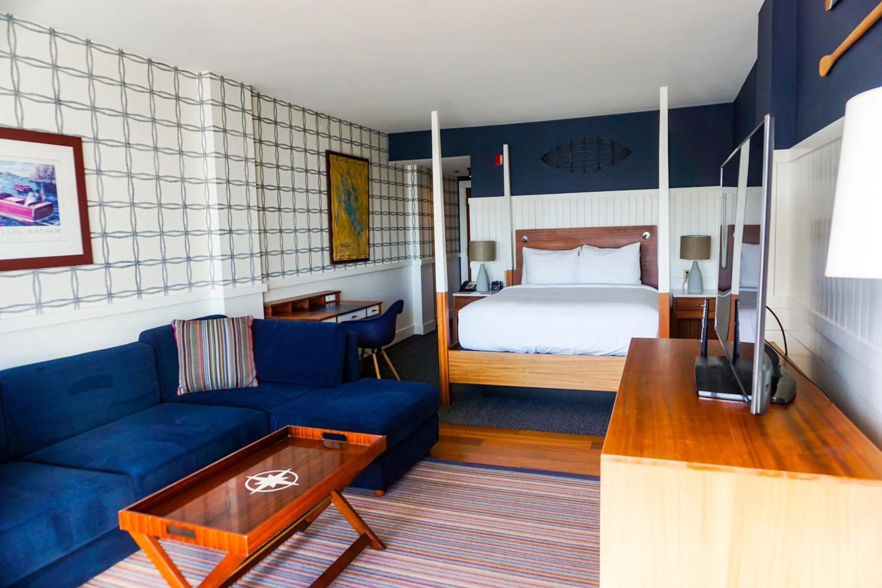 Bed in Mill Falls Resort Collection at the Lake